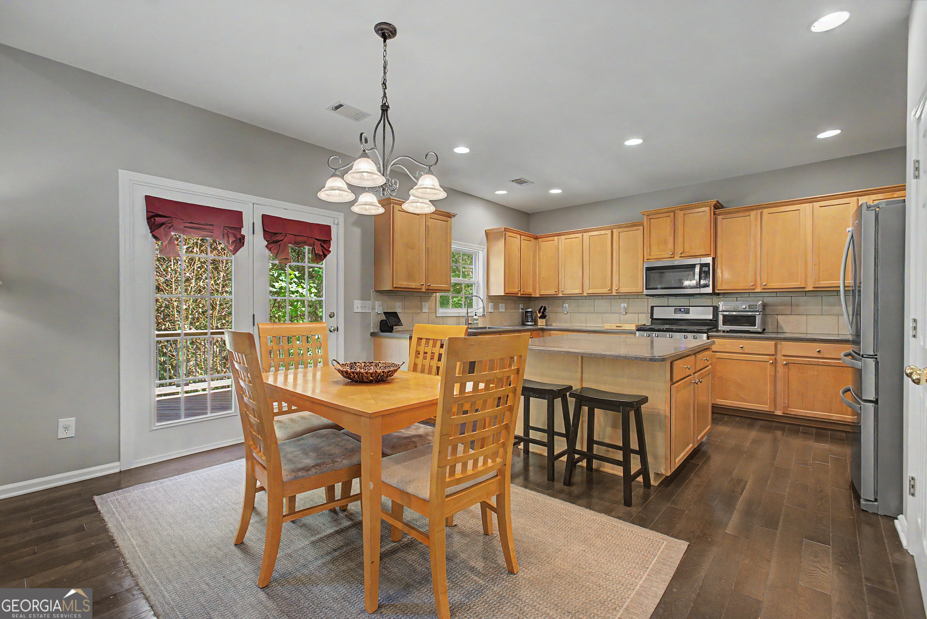 2430 Terry Court Property Photo 11