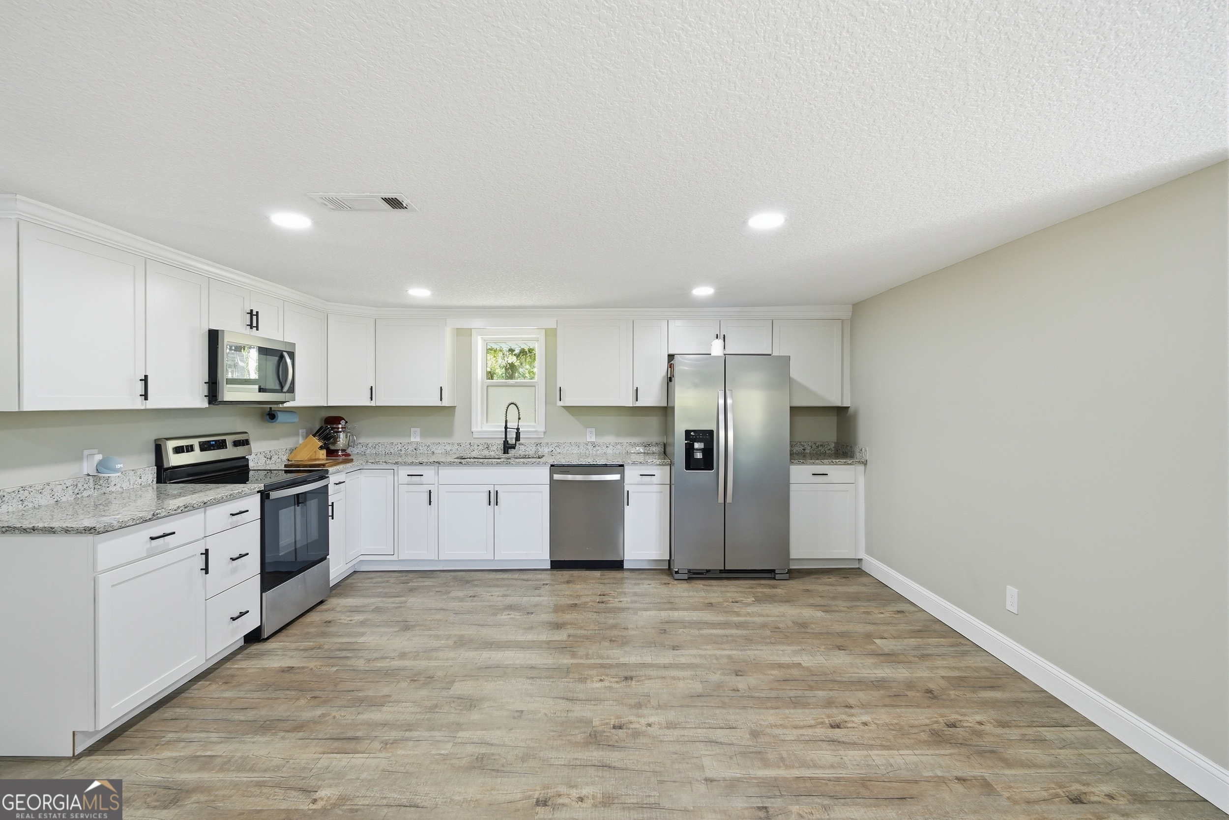 2448 Ware Street Property Photo 7