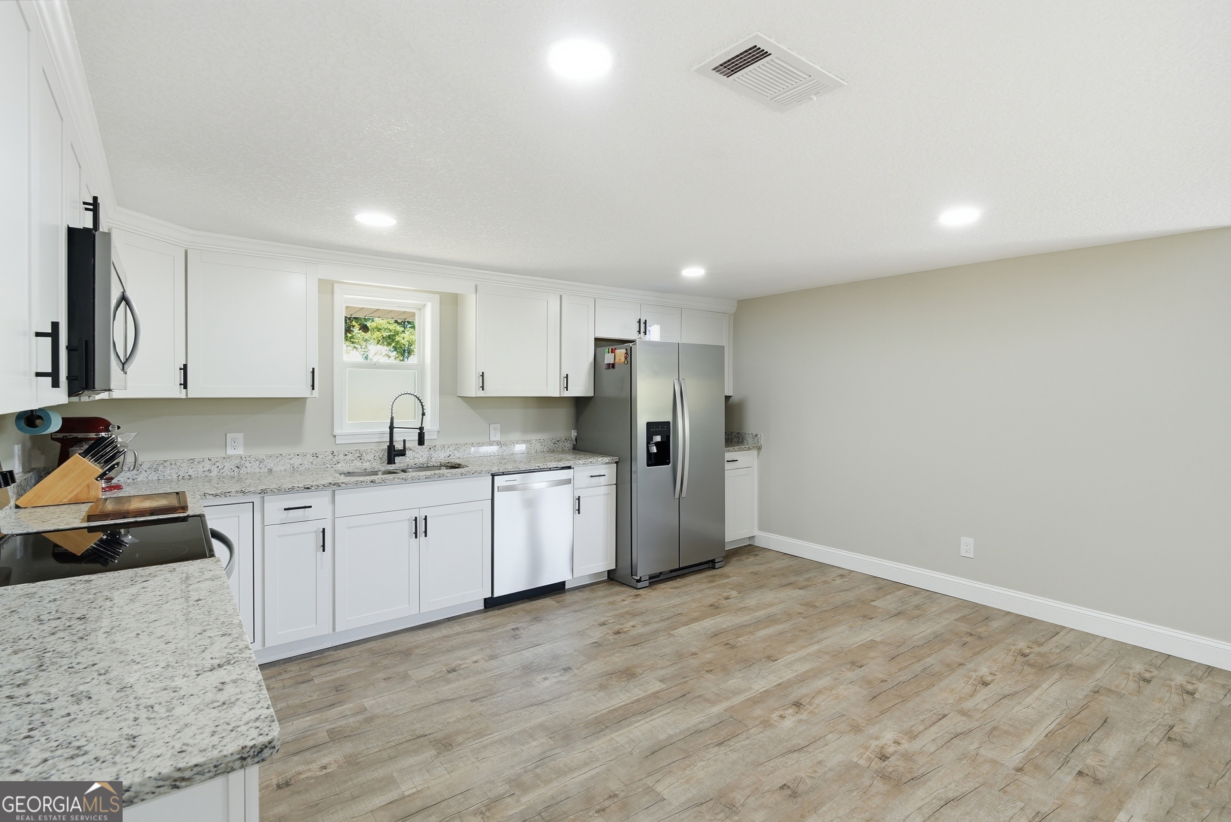 2448 Ware Street Property Photo 9
