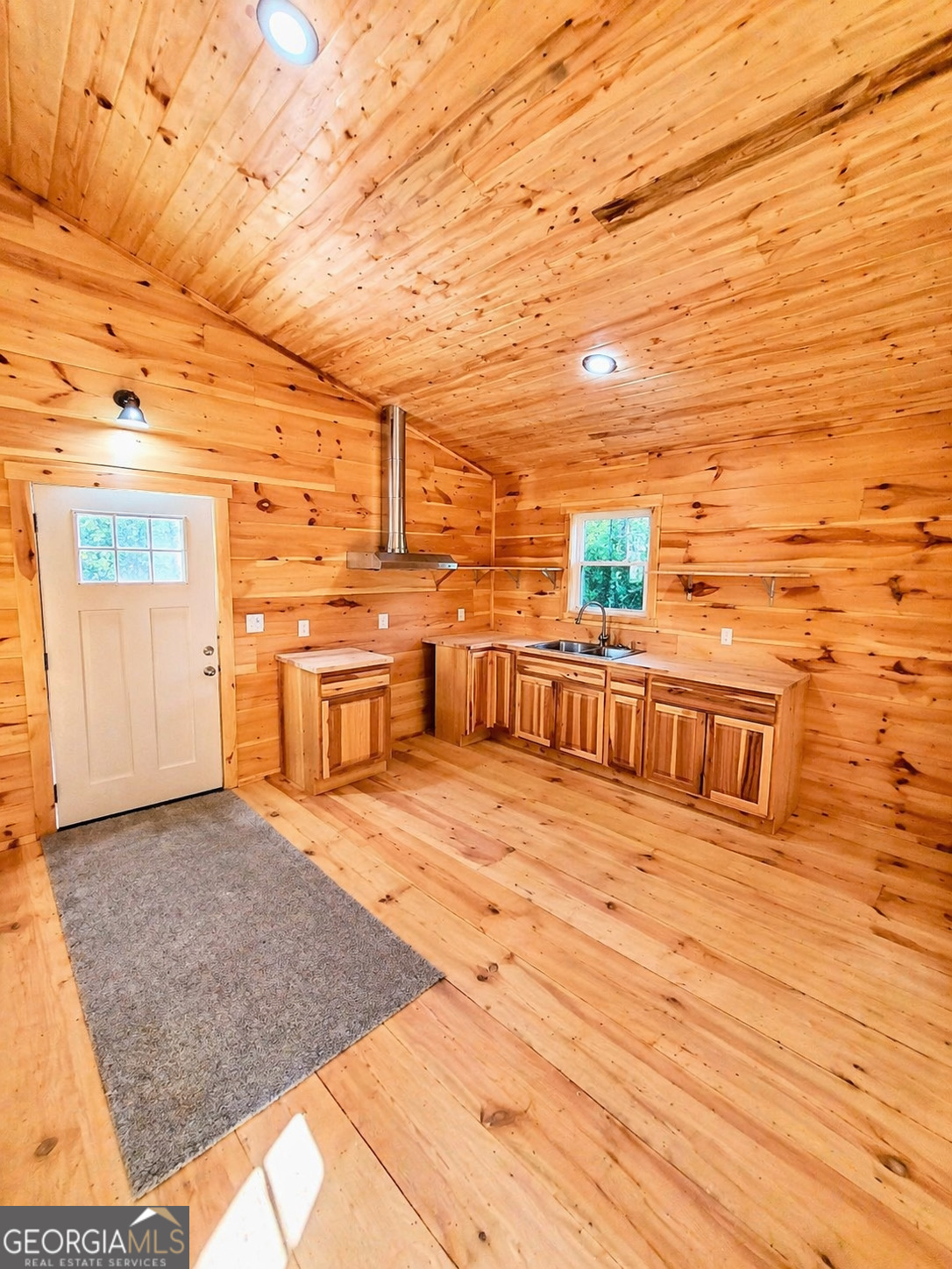 282 Armor Way N Property Photo 2