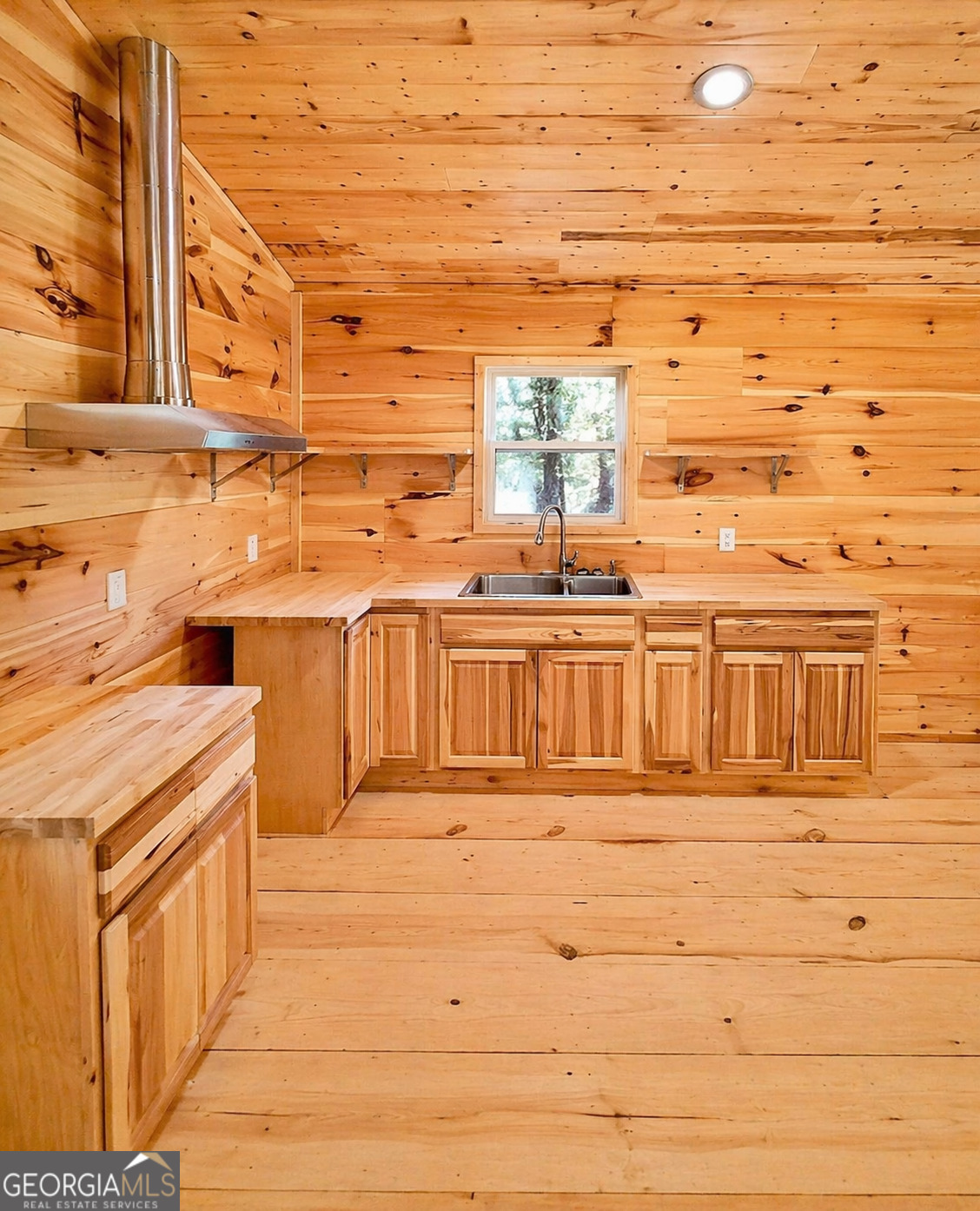 282 Armor Way N Property Photo 3
