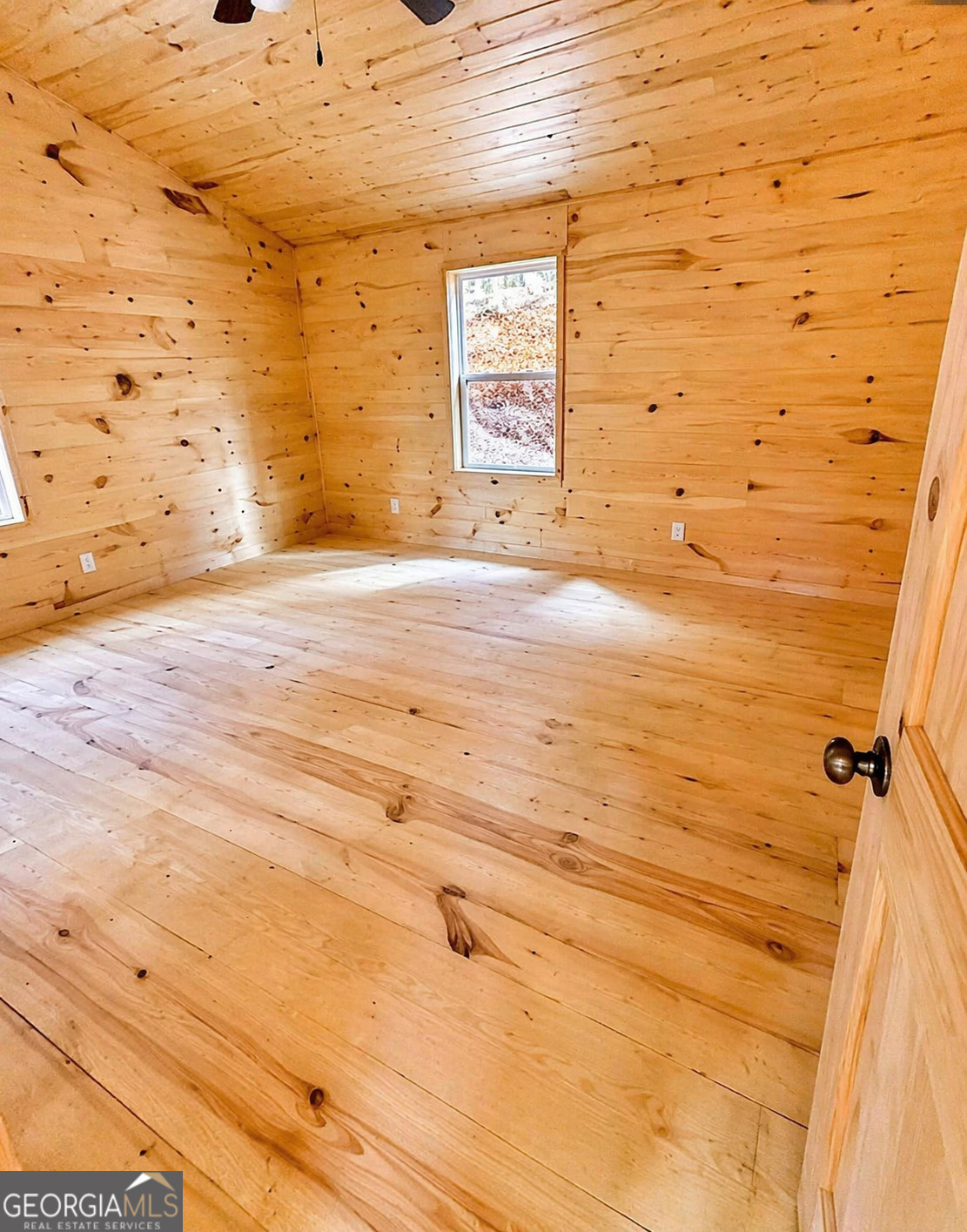 282 Armor Way N Property Photo 6