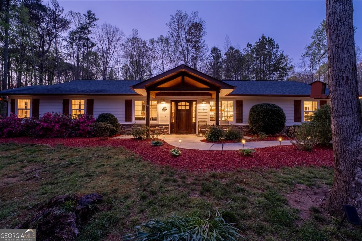 121 Willow Creek Lane Property Photo 1
