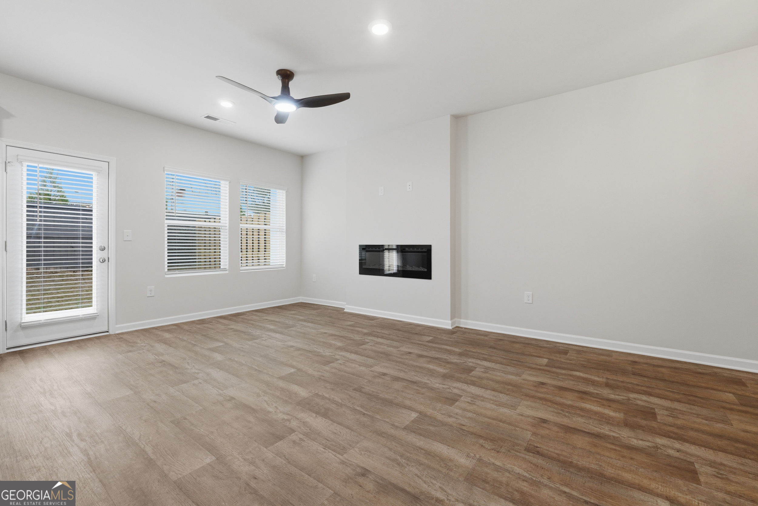 3220 Winding Waters Way Property Photo 8