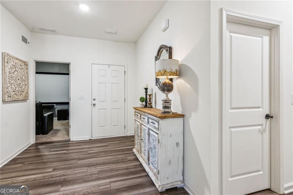 146 Knightsbridge Lane Property Photo 3