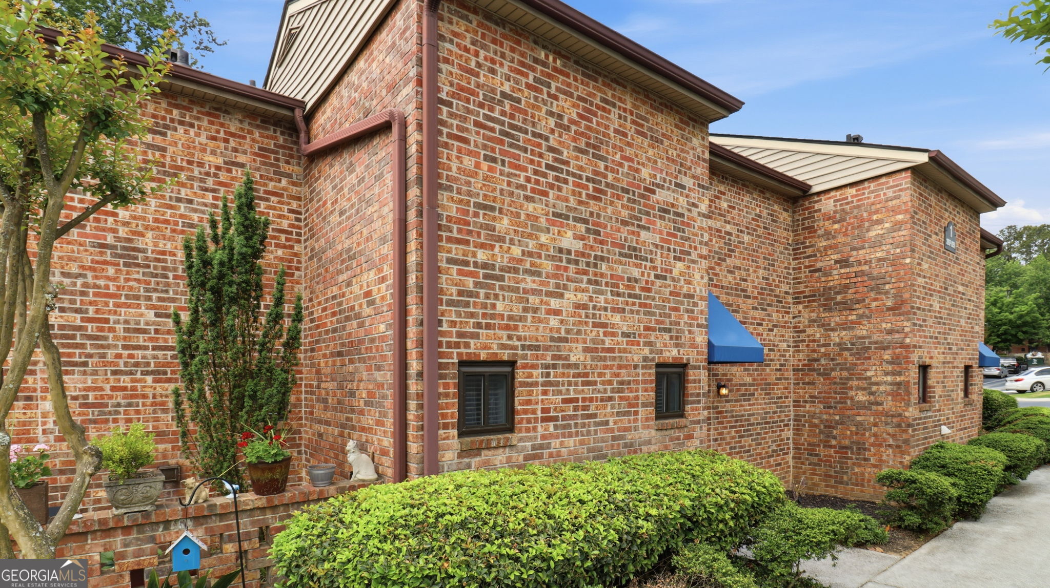 2252 Pernoshal Court Property Photo 2