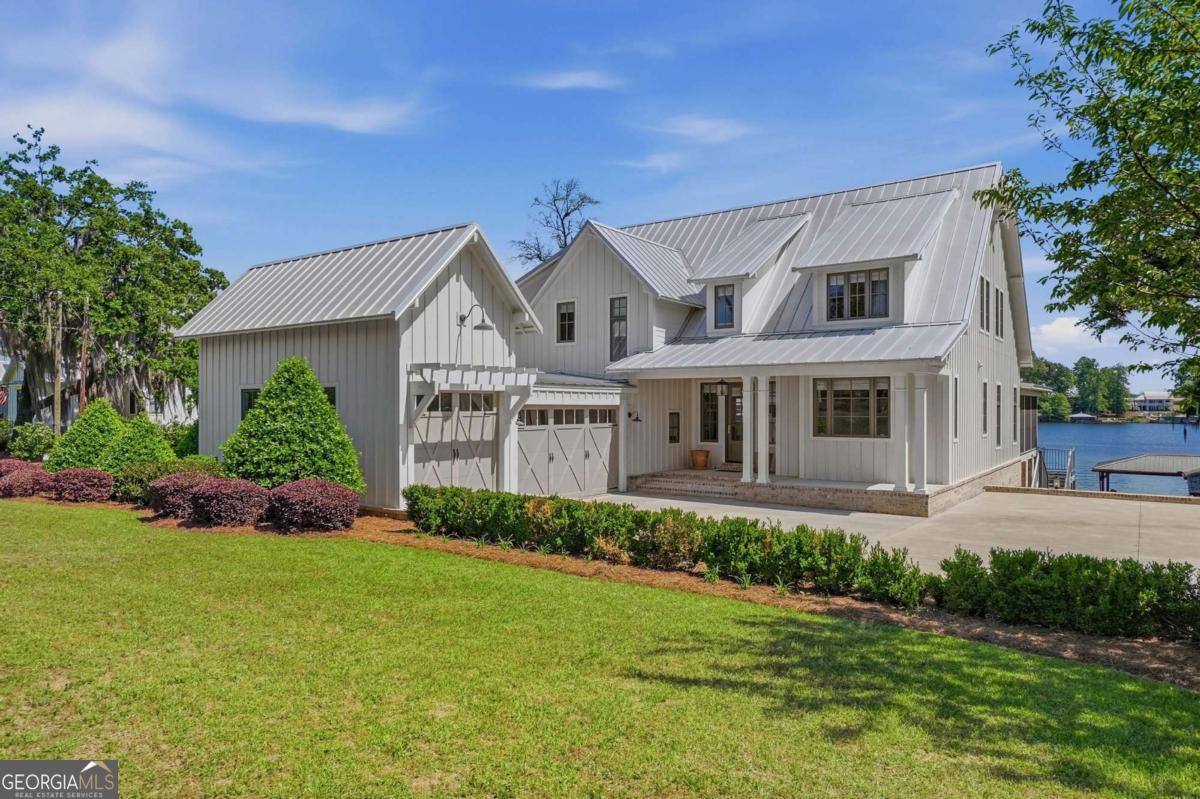 620 Lakeshore Drive