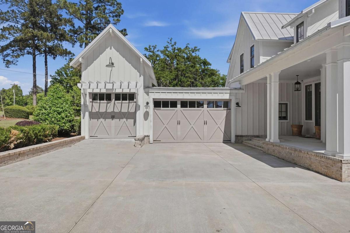 620 Lakeshore Drive Property Photo 8