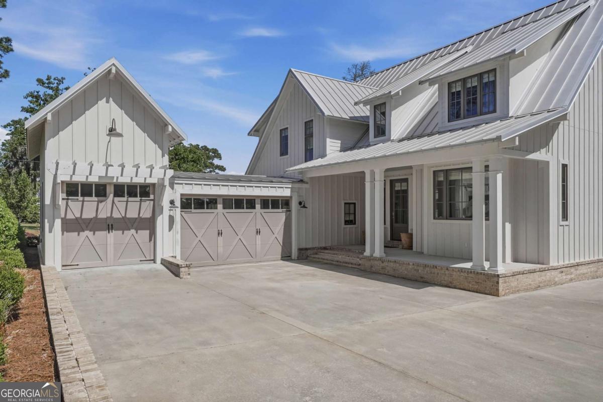 620 Lakeshore Drive Property Photo 9