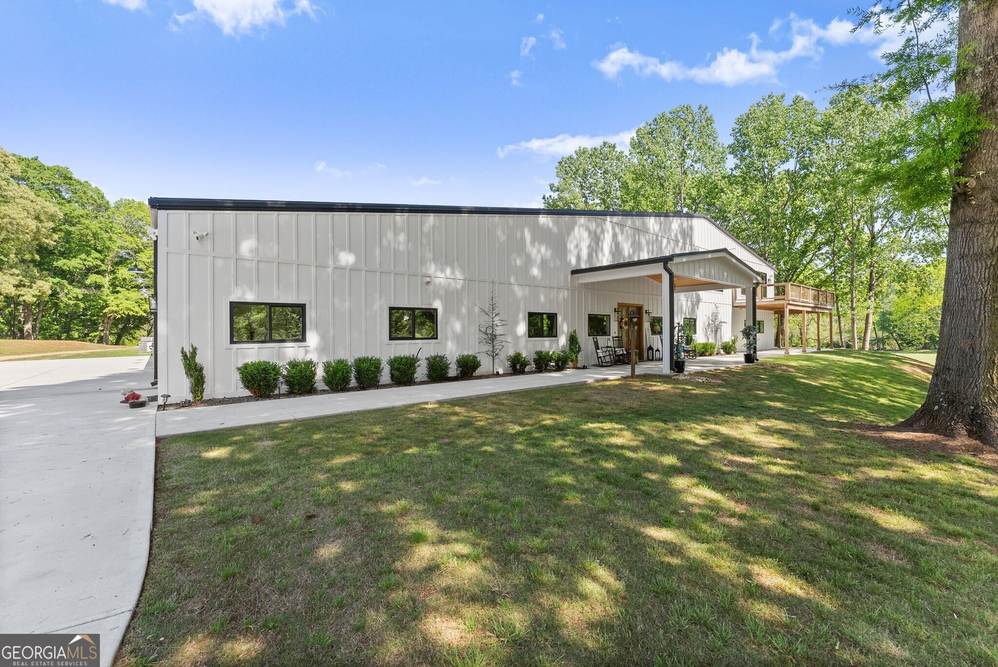 951 Canter Way Property Photo 3