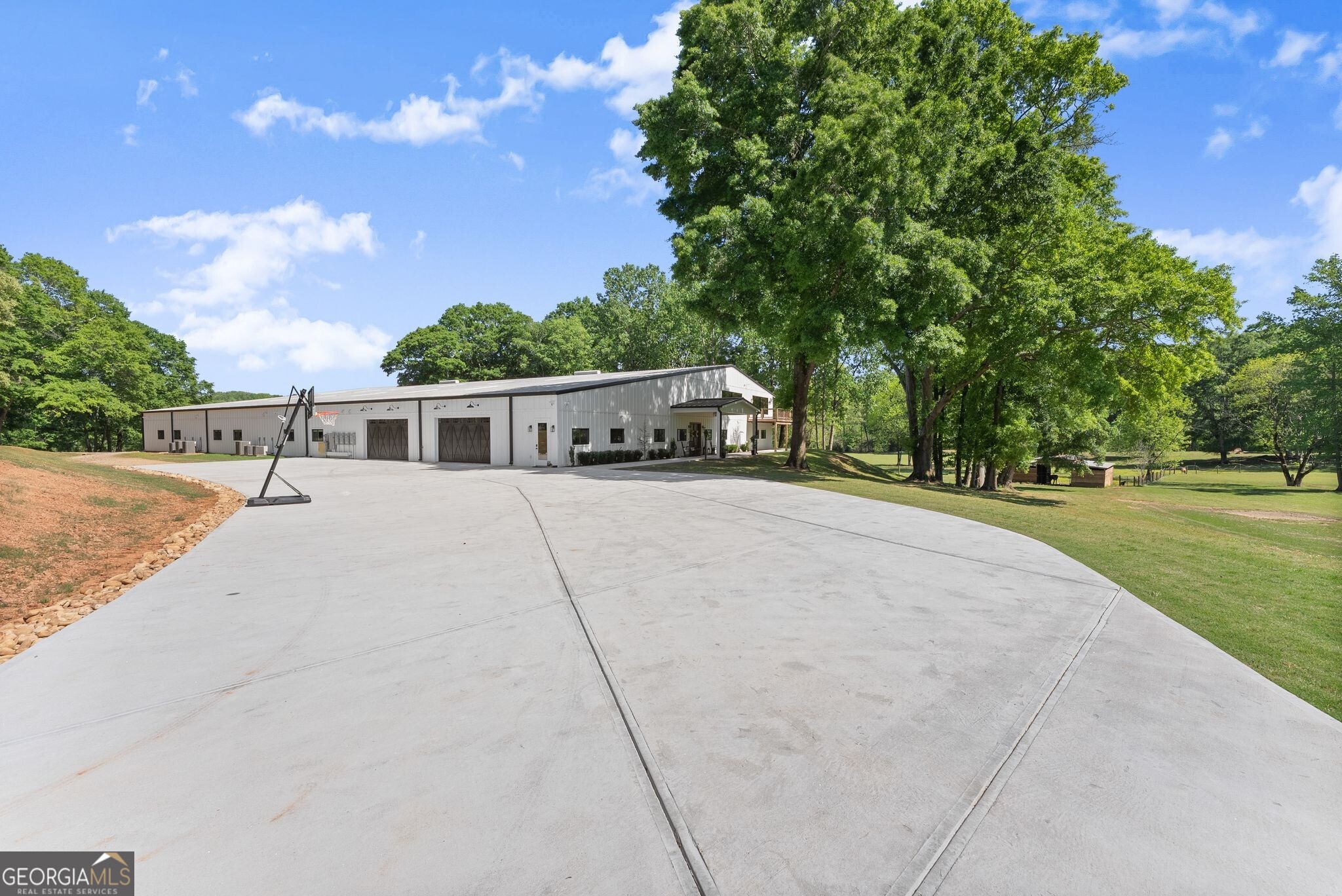 951 Canter Way Property Photo 6