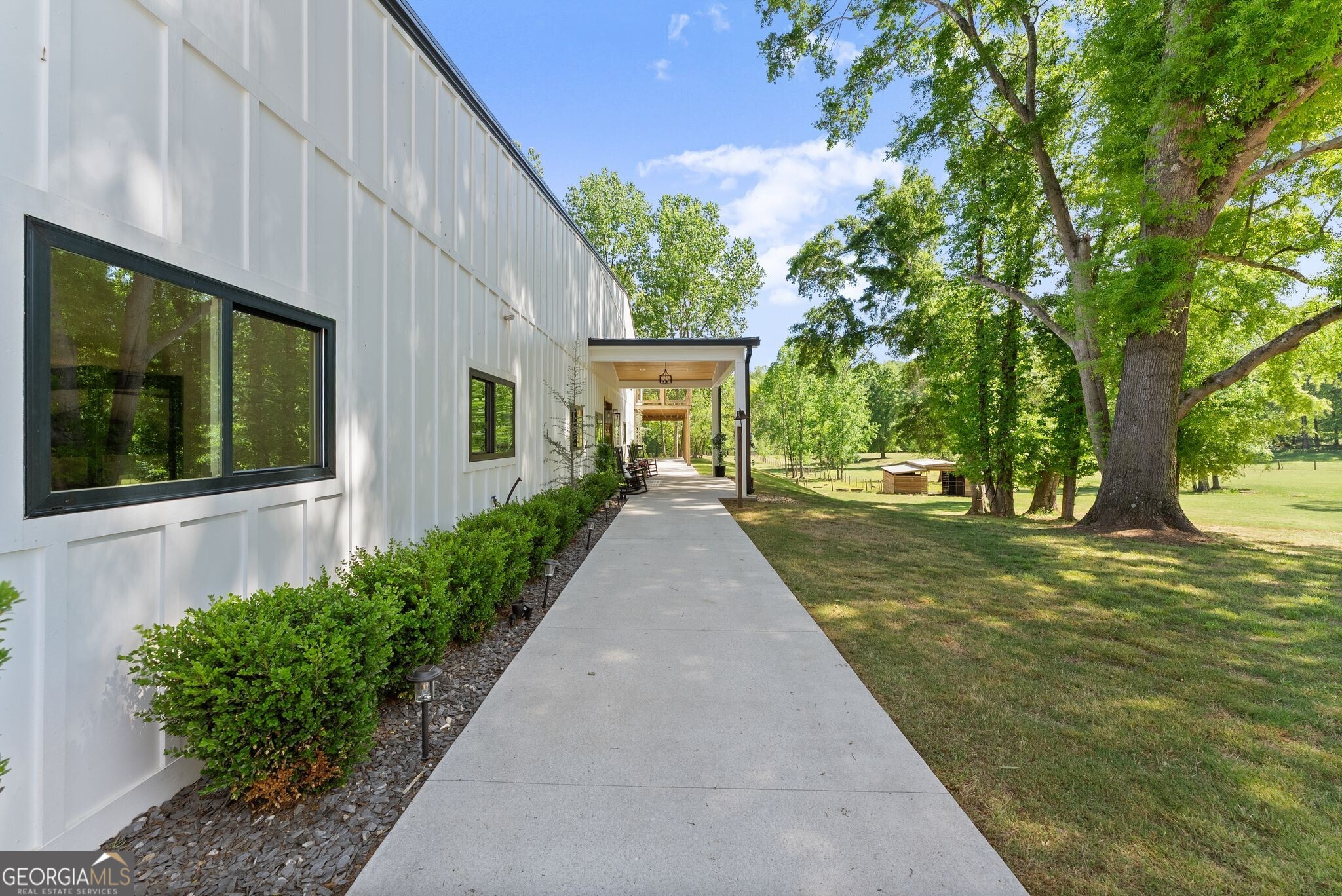 951 Canter Way Property Photo 7