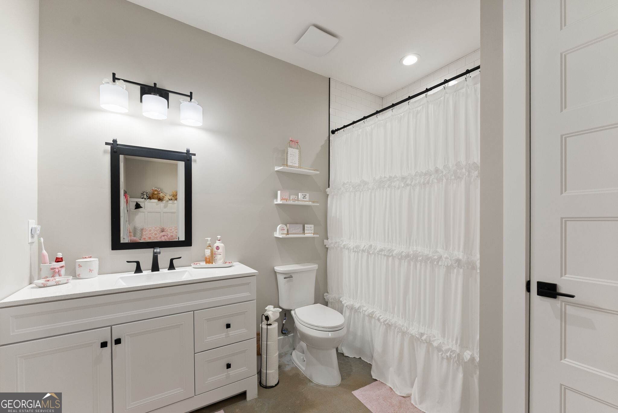 951 Canter Way Property Photo 35