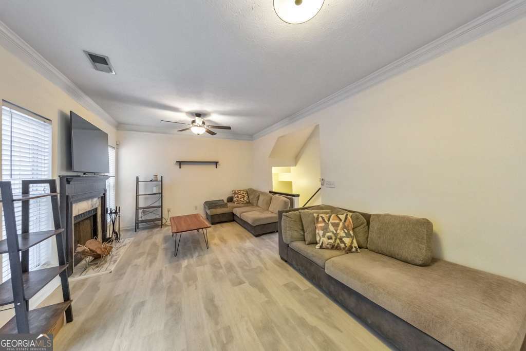 2057 Pinnacle Pointe Drive Property Photo 5