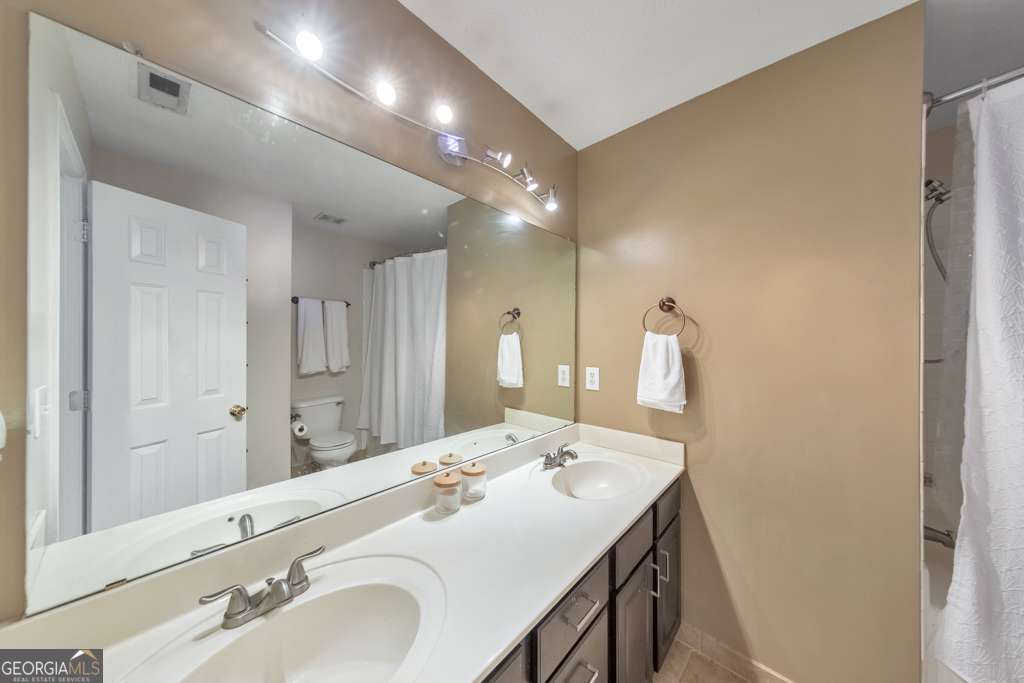 2057 Pinnacle Pointe Drive Property Photo 14