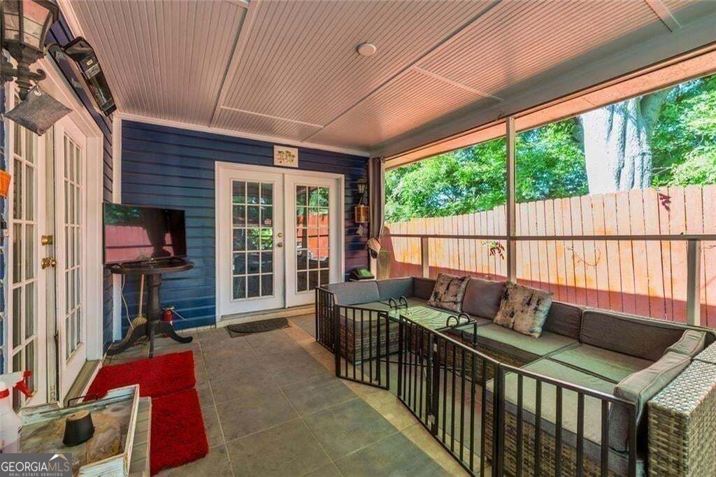 276 Logan Street Property Photo 27