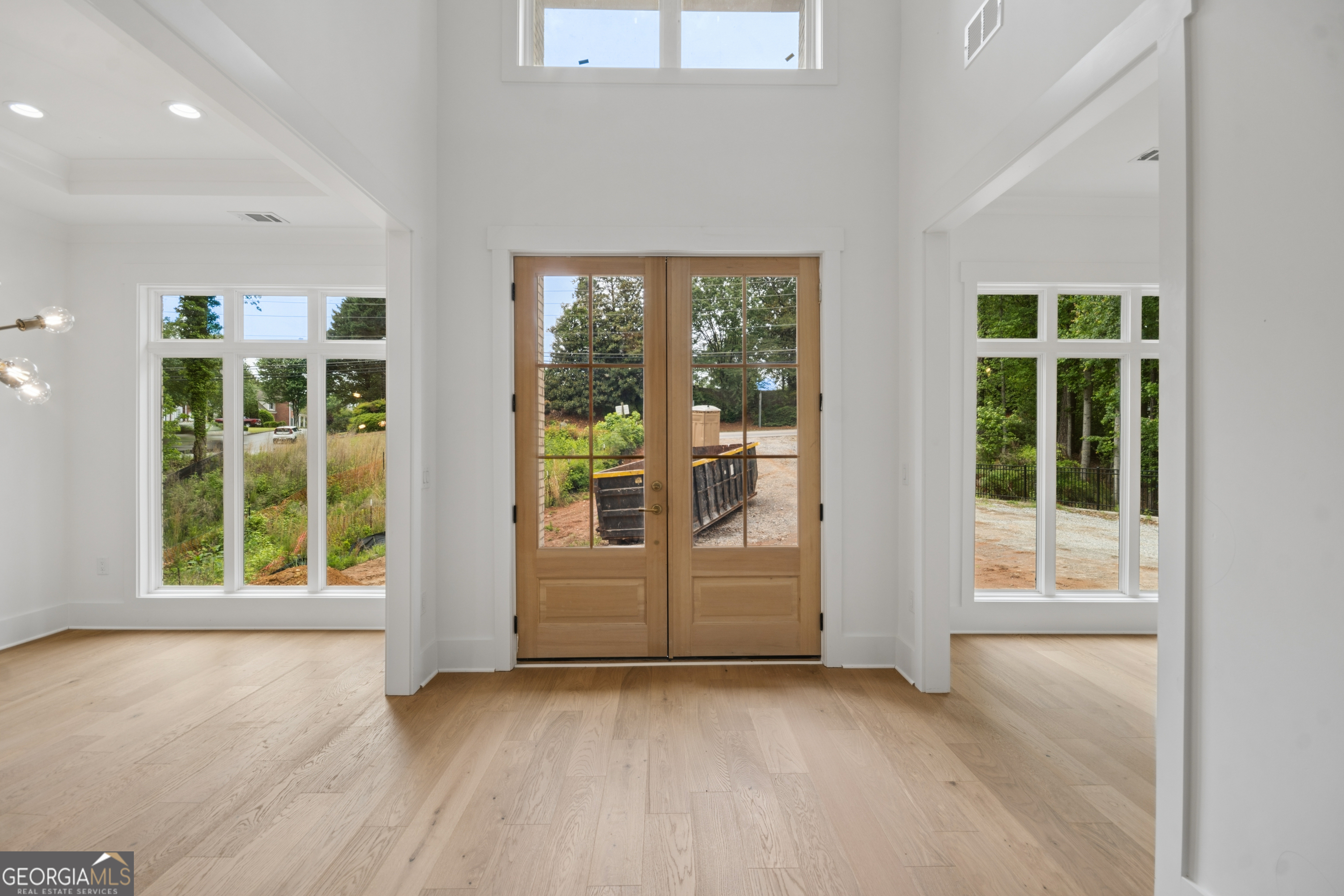10745 Waters Road Property Photo 3