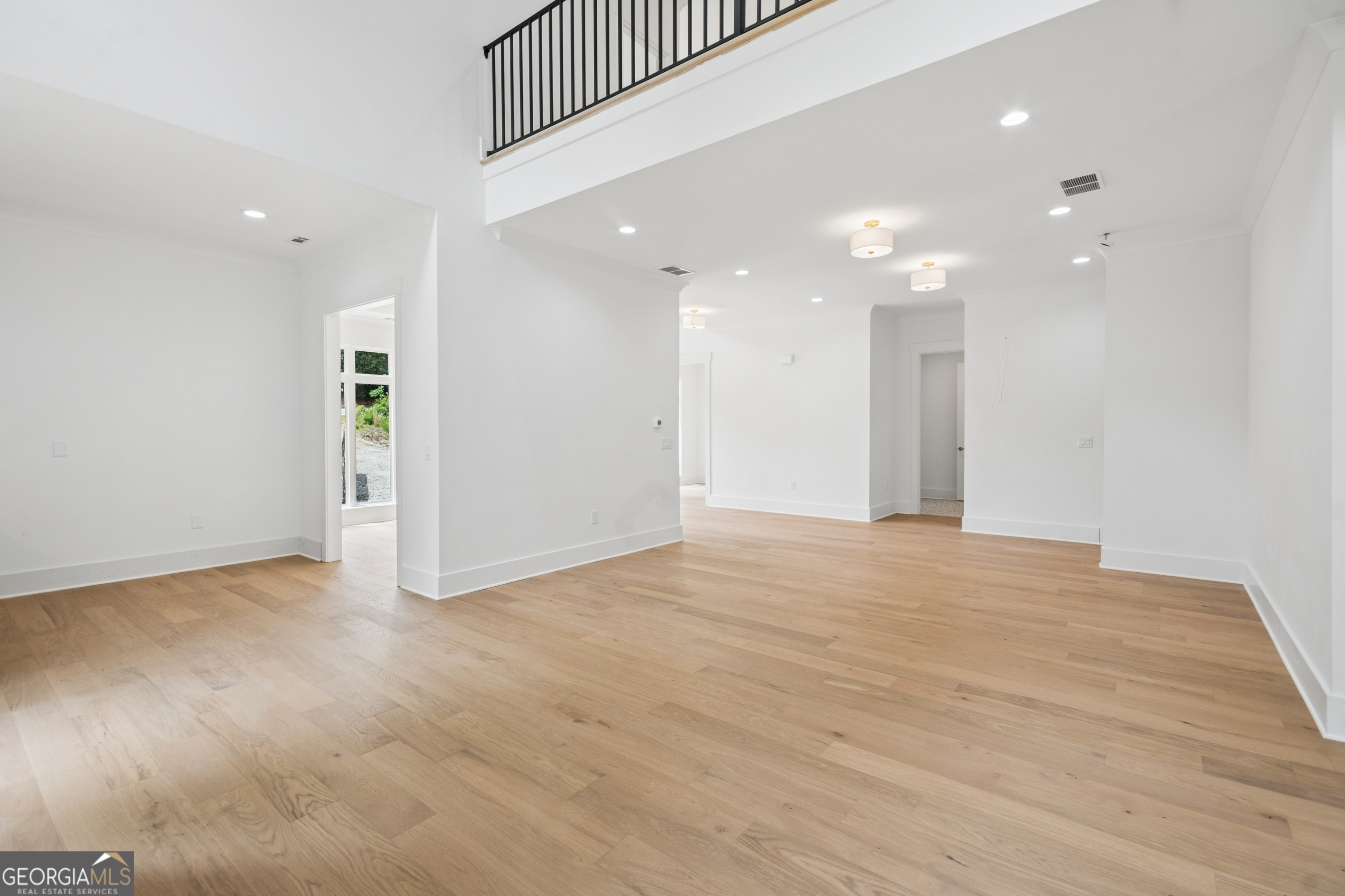 10745 Waters Road Property Photo 12