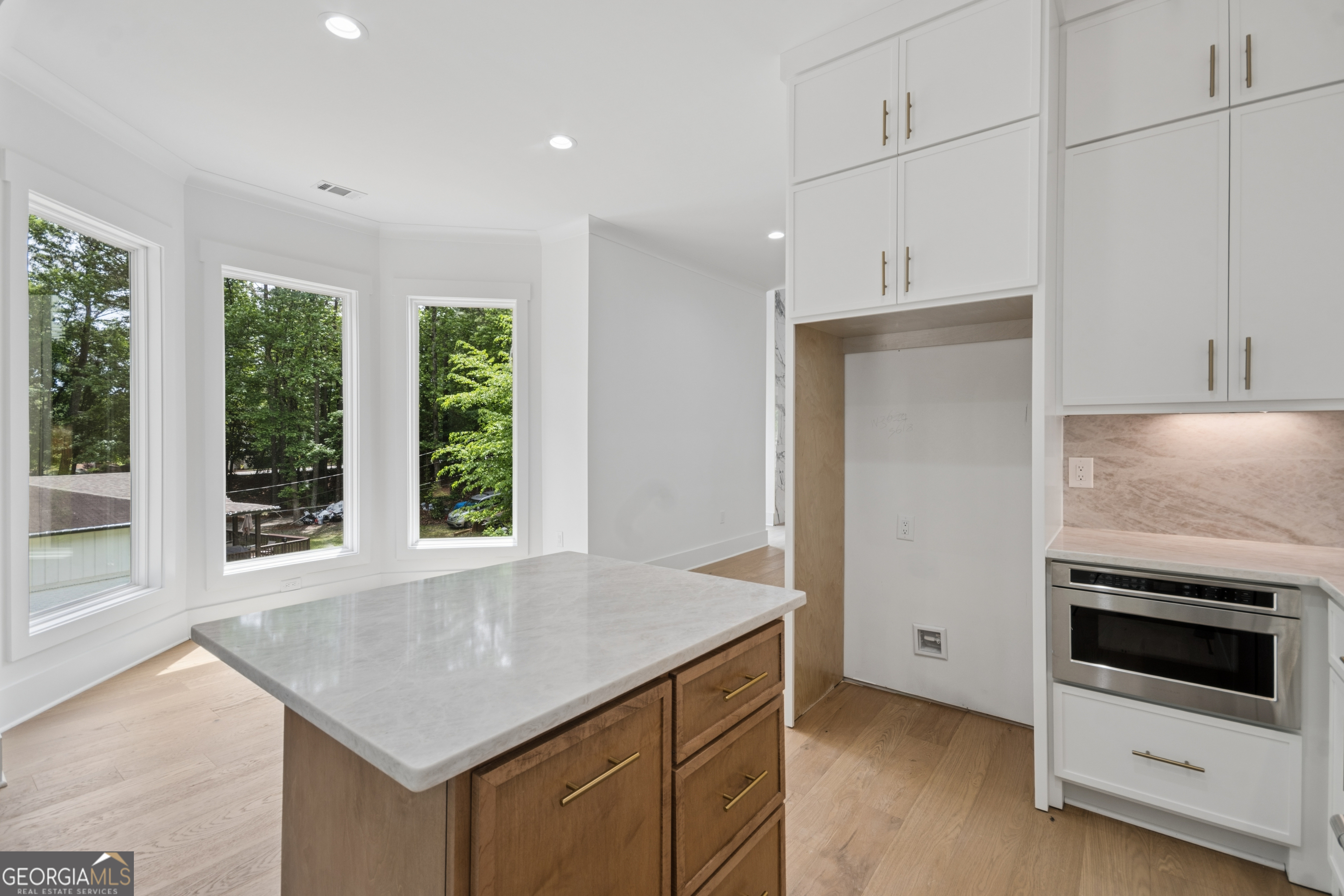 10745 Waters Road Property Photo 18