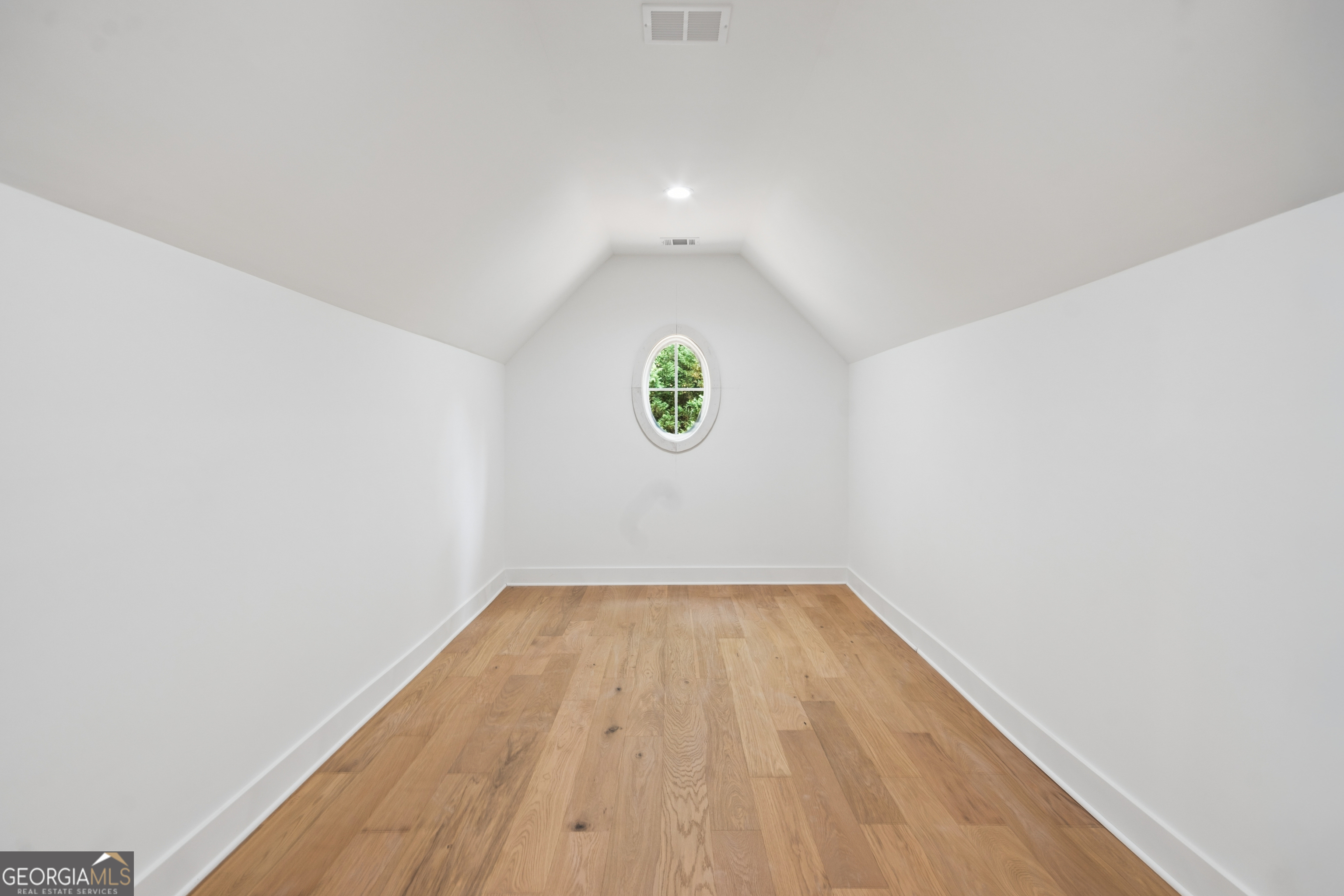 10745 Waters Road Property Photo 33