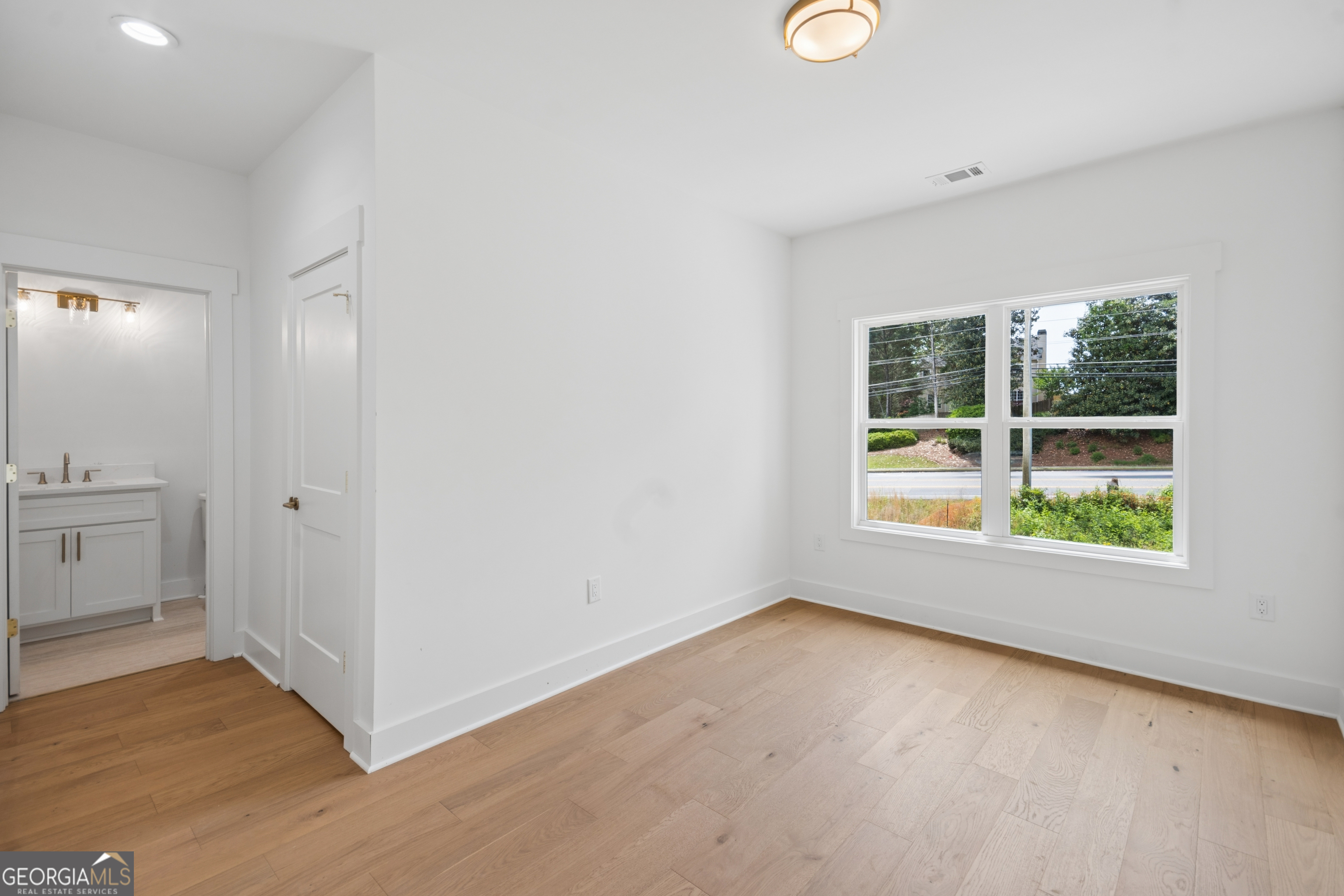 10745 Waters Road Property Photo 38