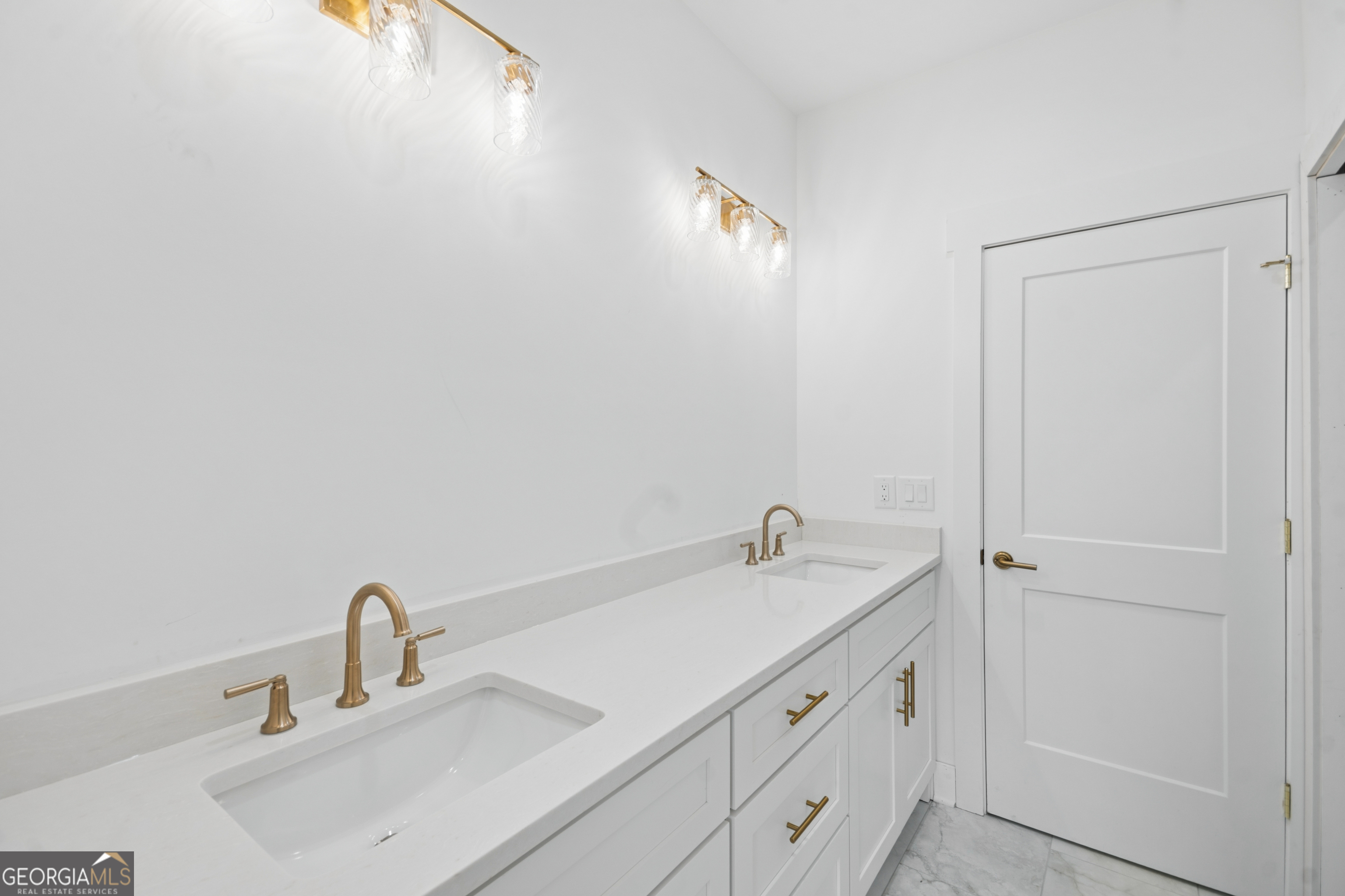 10745 Waters Road Property Photo 44