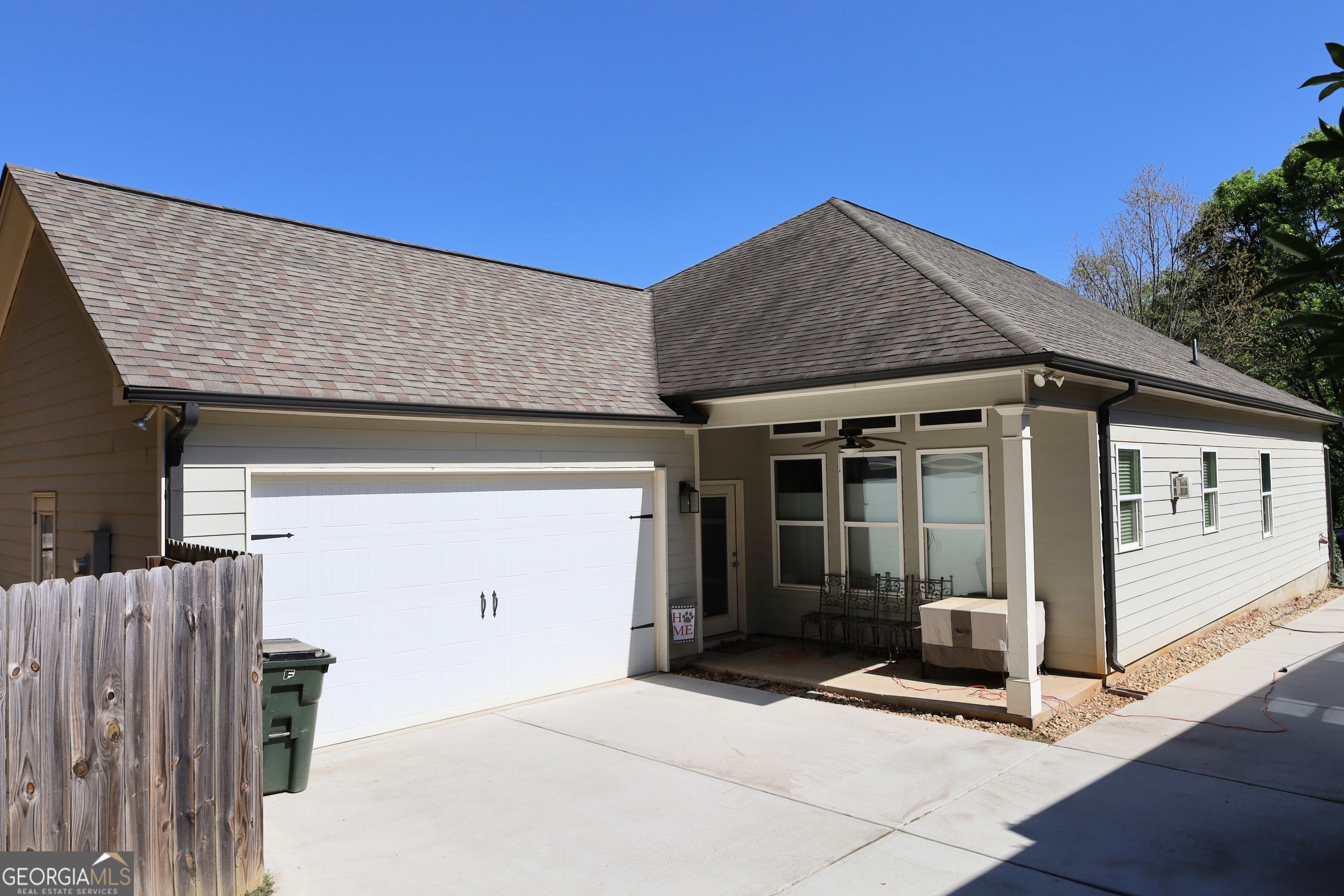 317 Edgewater Drive Property Photo 4
