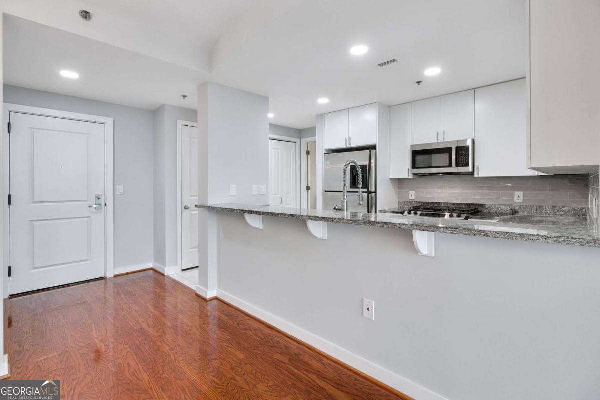 3338 Peachtree Road Ne # 2401 Property Photo 9