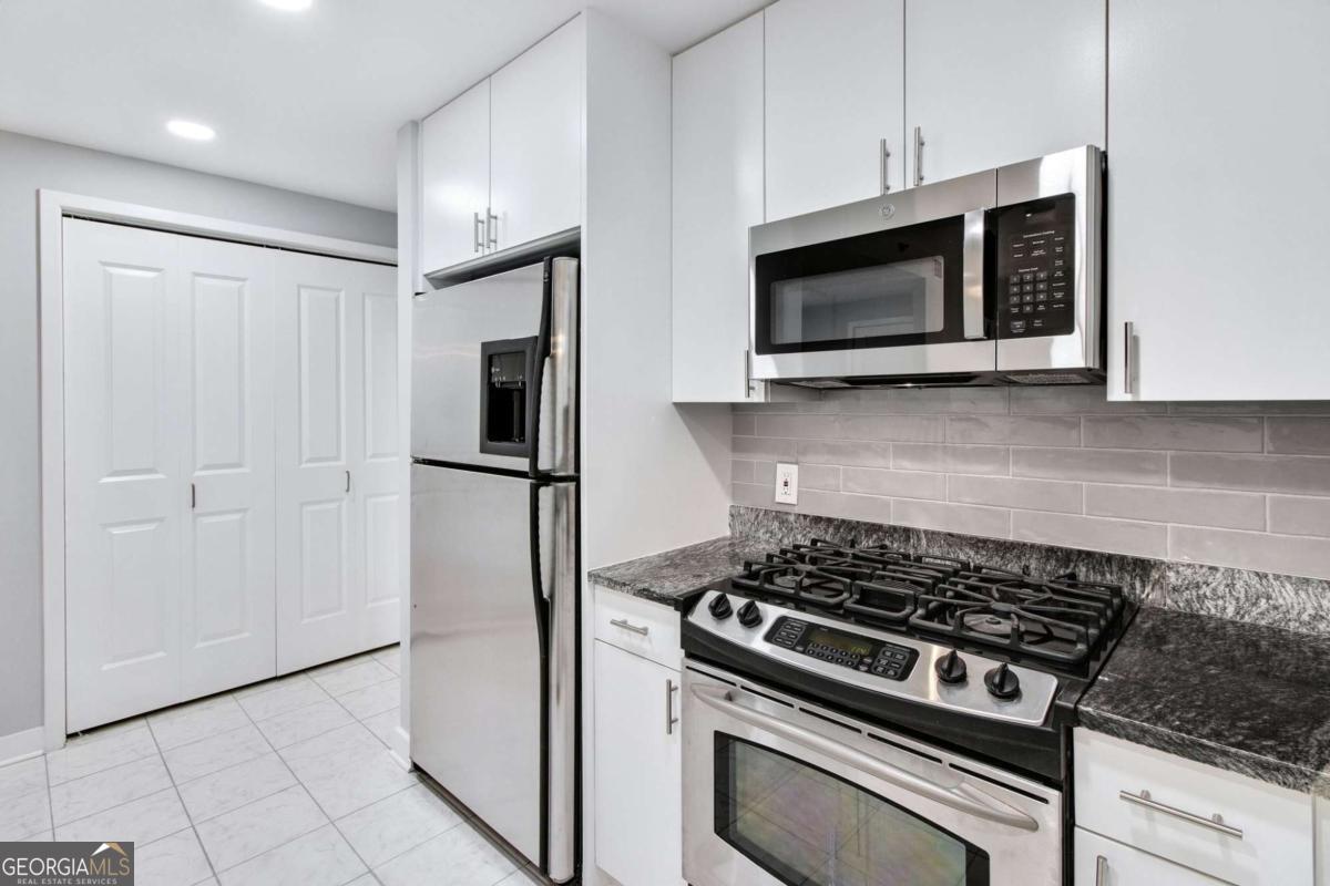 3338 Peachtree Road Ne # 2401 Property Photo 14