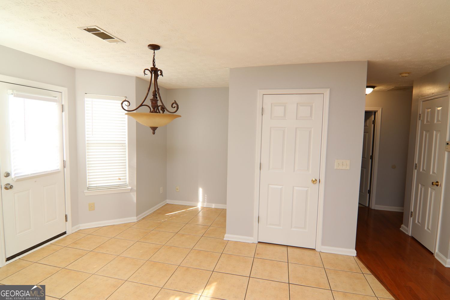363 Springhaven Way Property Photo 4