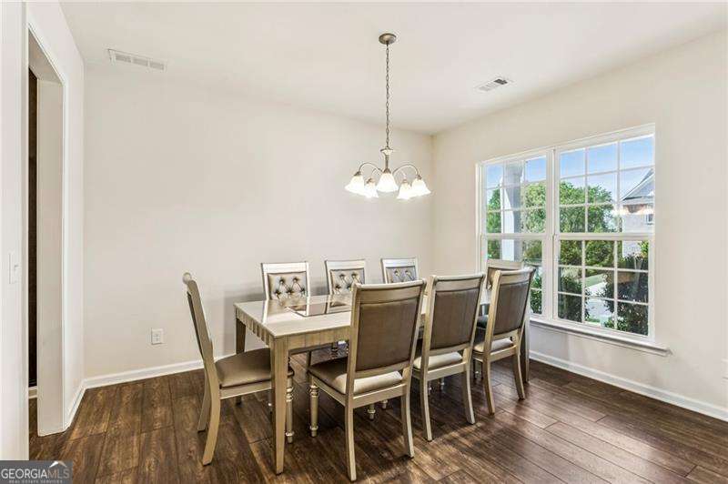 402 Timberleaf Road Property Photo 8
