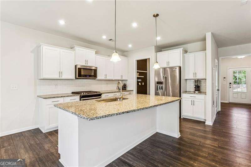 402 Timberleaf Road Property Photo 11