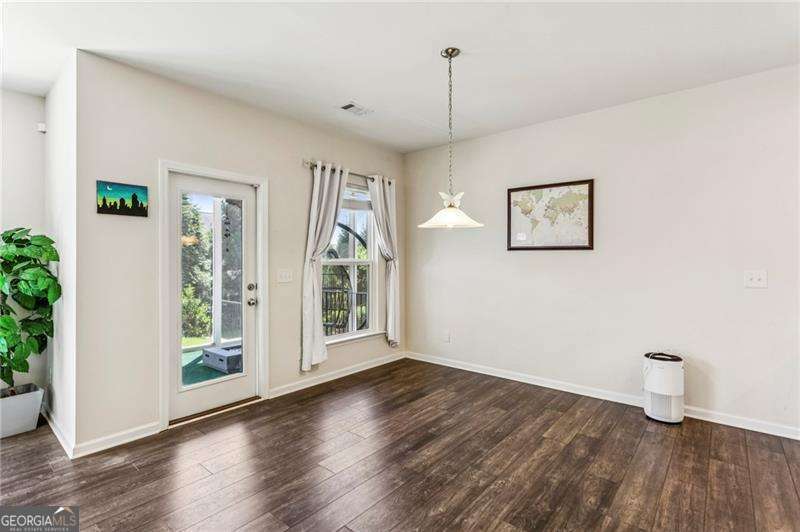 402 Timberleaf Road Property Photo 13