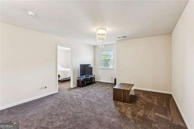 402 Timberleaf Road Property Photo 16