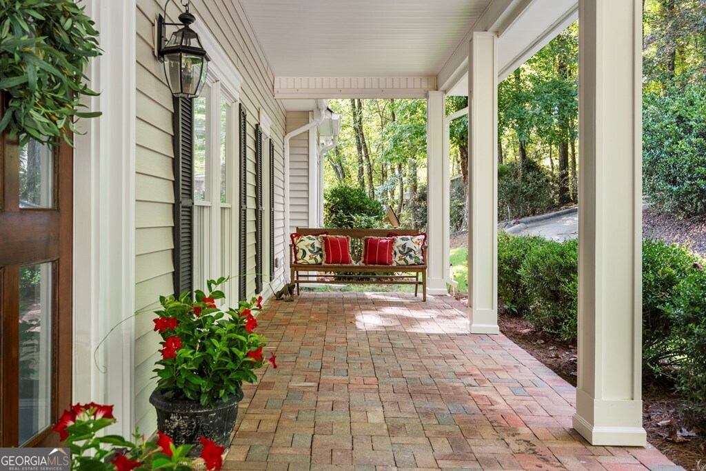 540 Hall Drive Property Photo 3