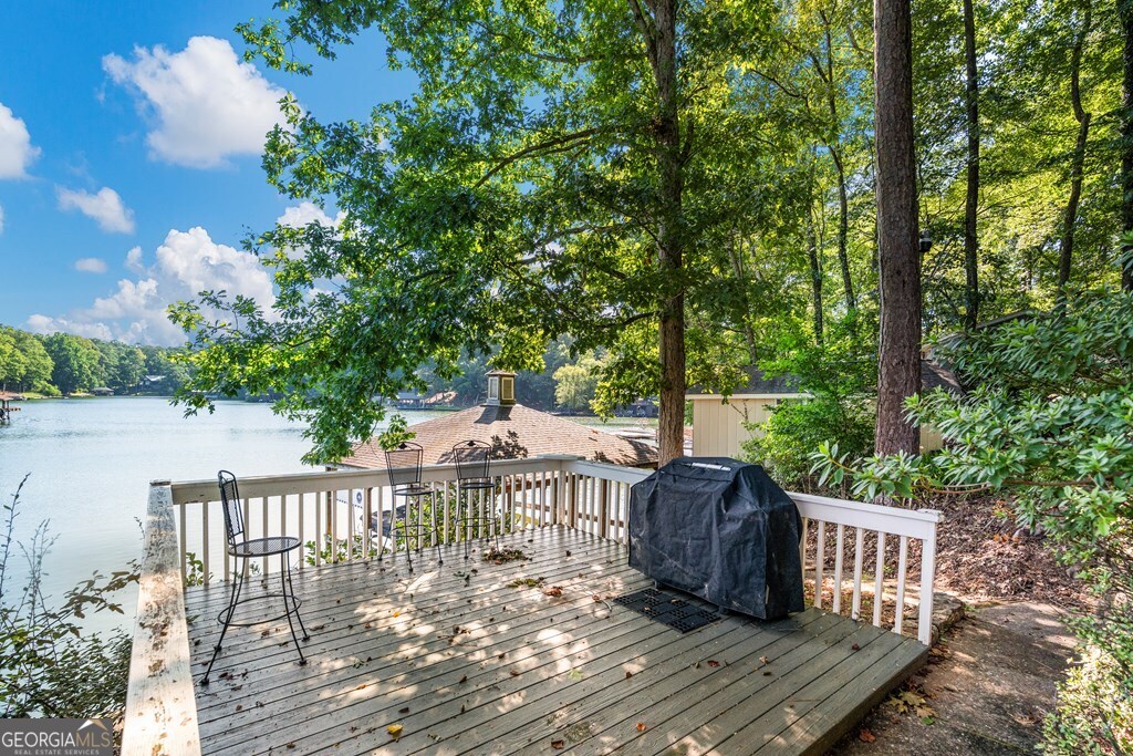 540 Hall Drive Property Photo 6
