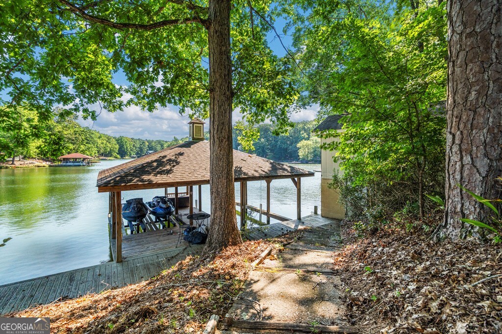 540 Hall Drive Property Photo 7