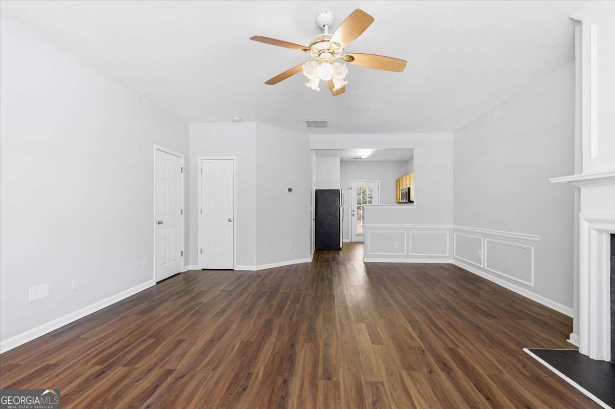 200 Riverstone Commons Circle Property Photo 8