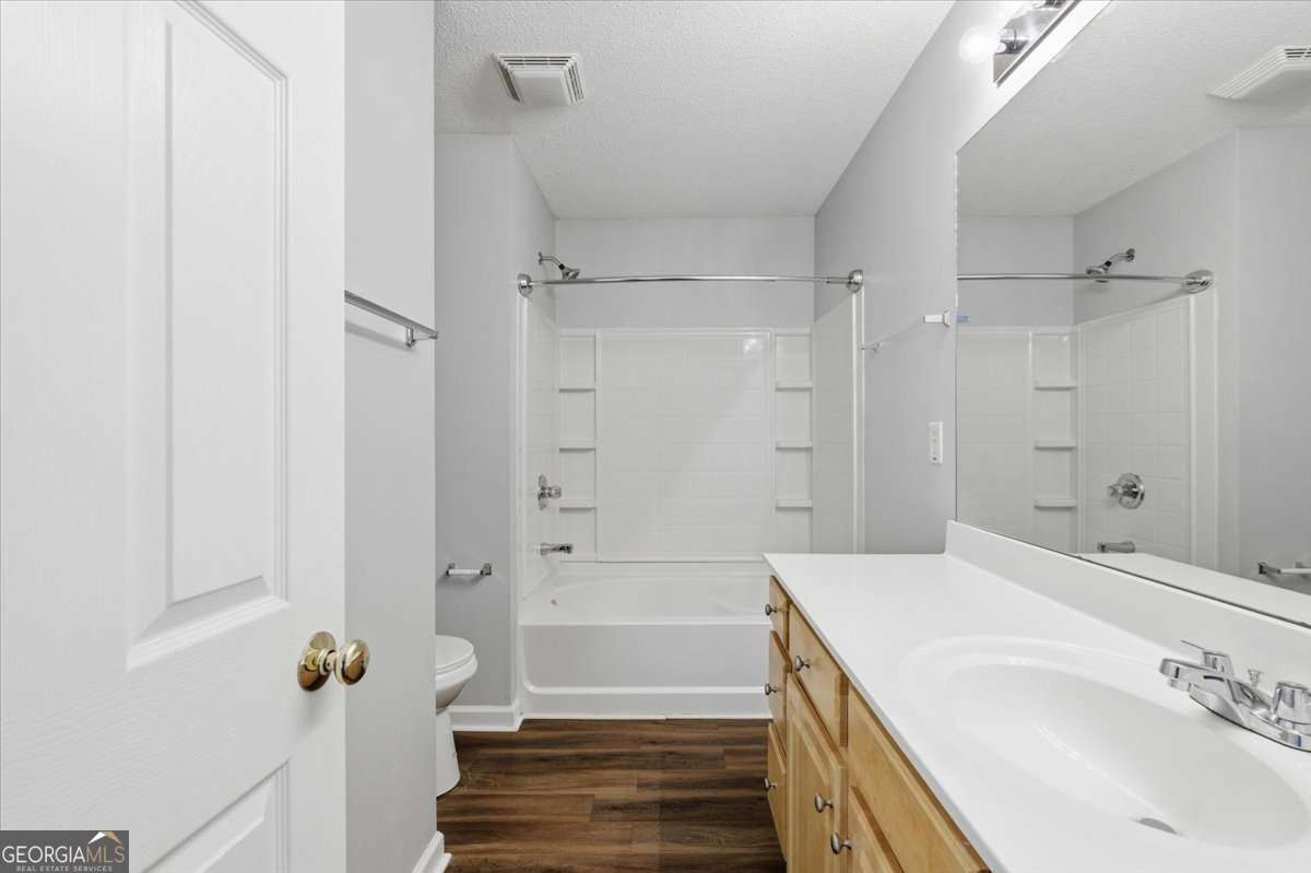200 Riverstone Commons Circle Property Photo 18