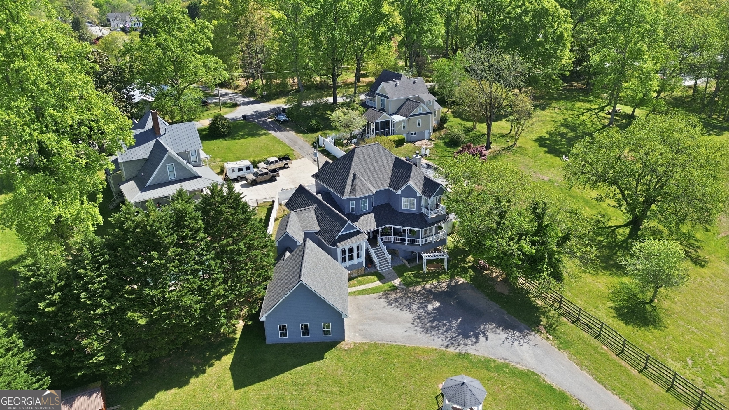 1910 Hancock Road Property Photo 4