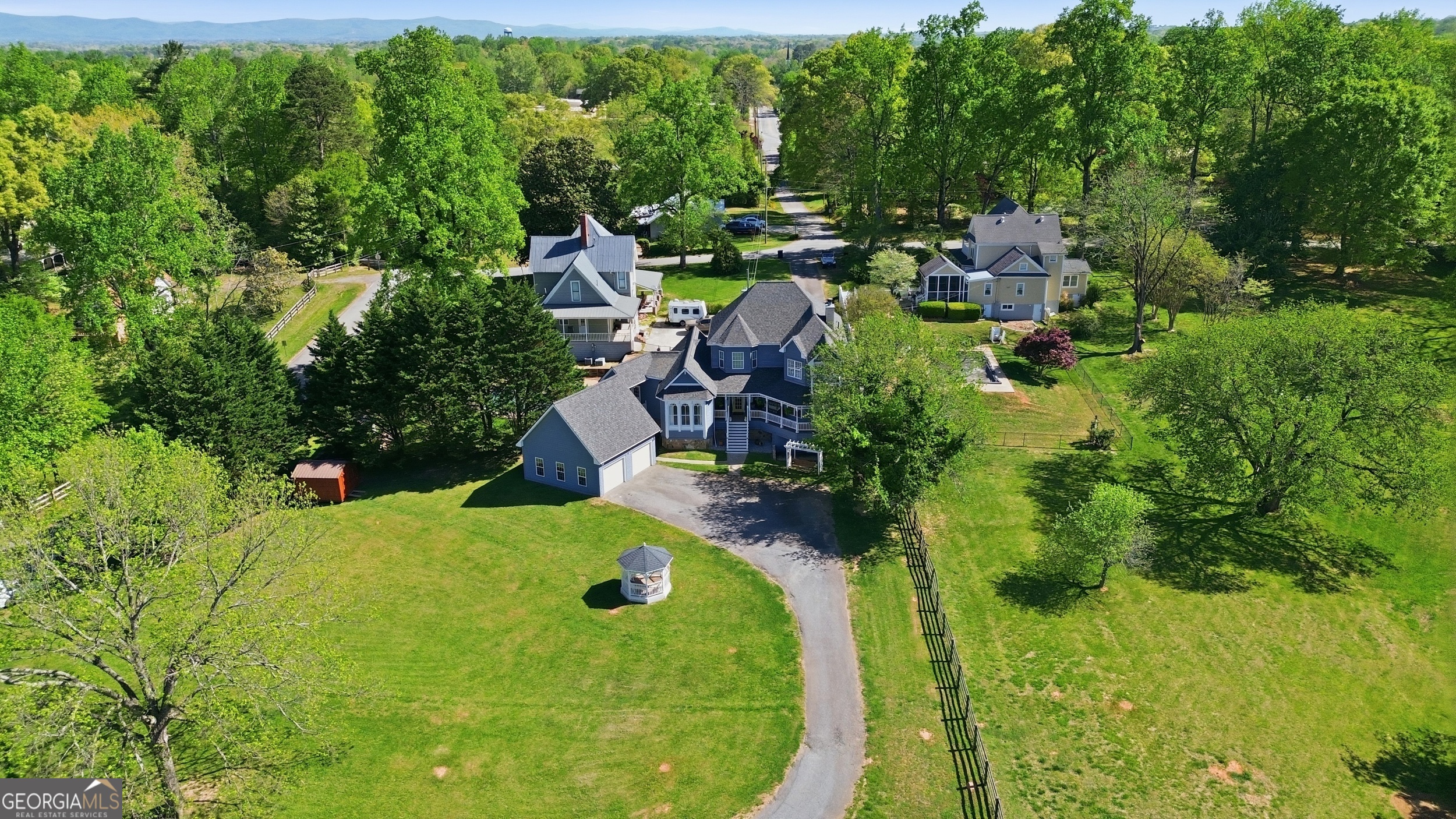 1910 Hancock Road Property Photo 5