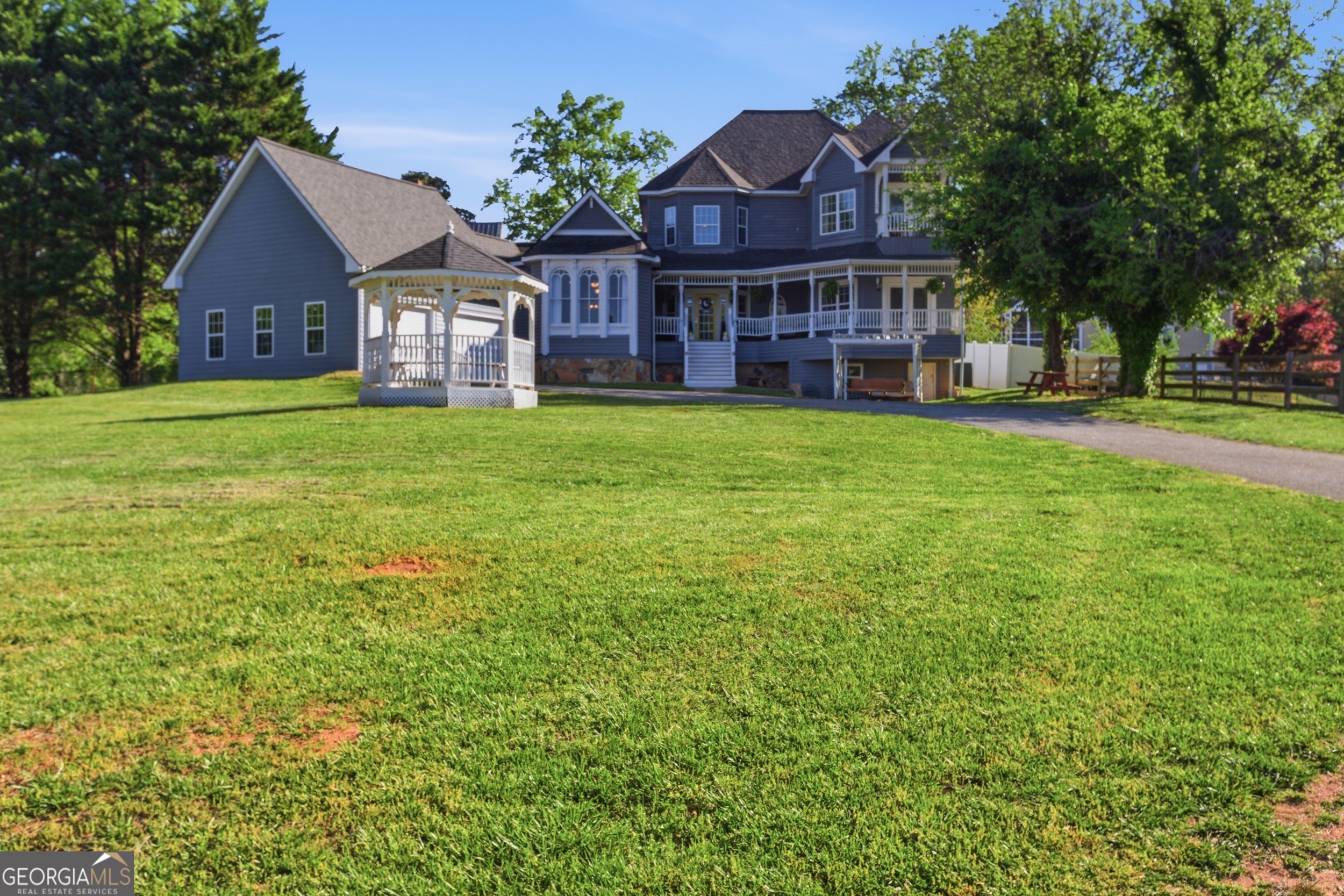1910 Hancock Road Property Photo 6