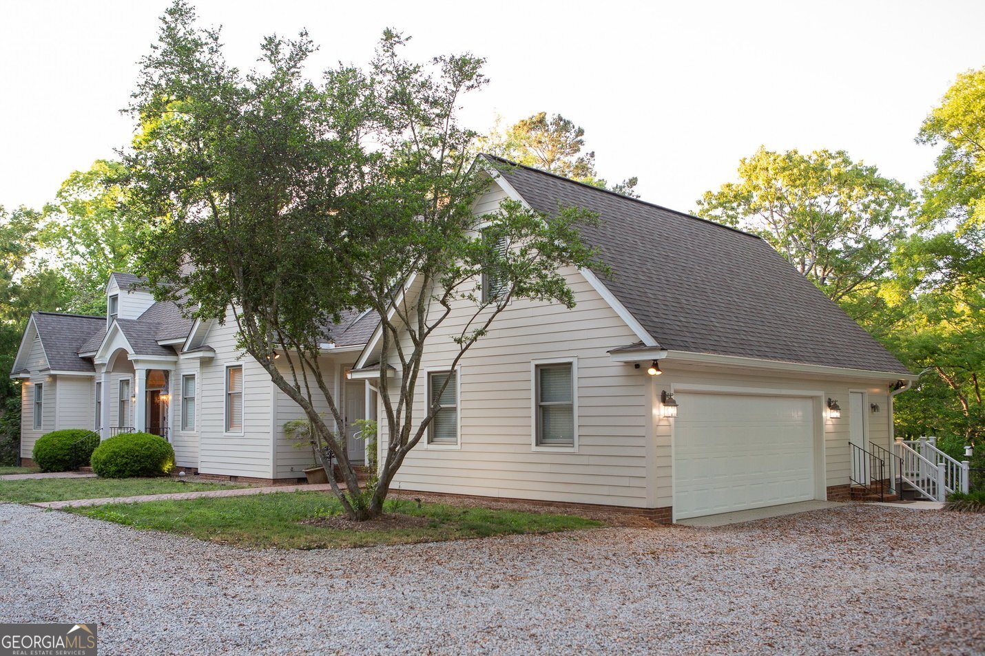 1082 River Street Property Photo 3