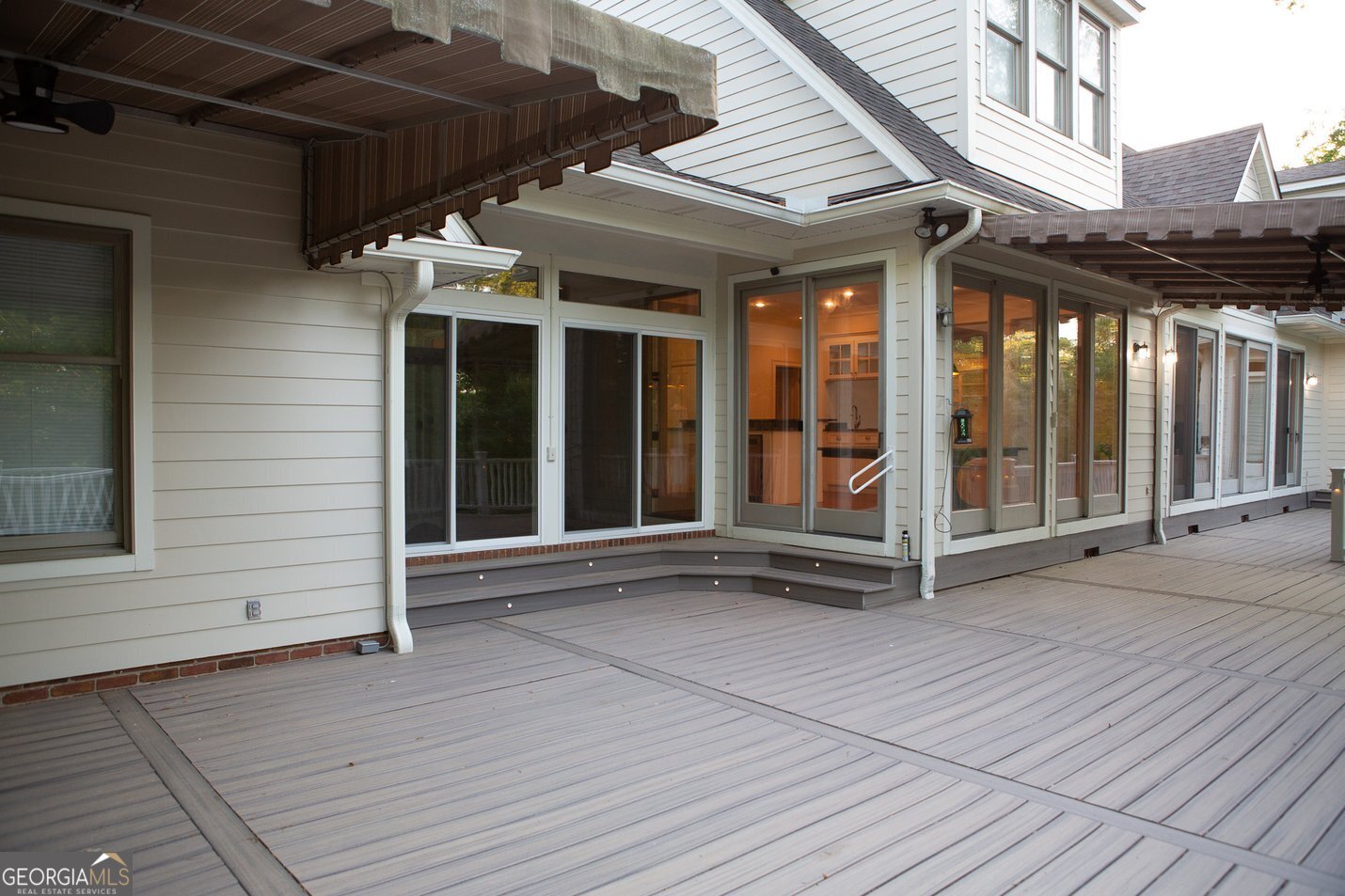 1082 River Street Property Photo 4