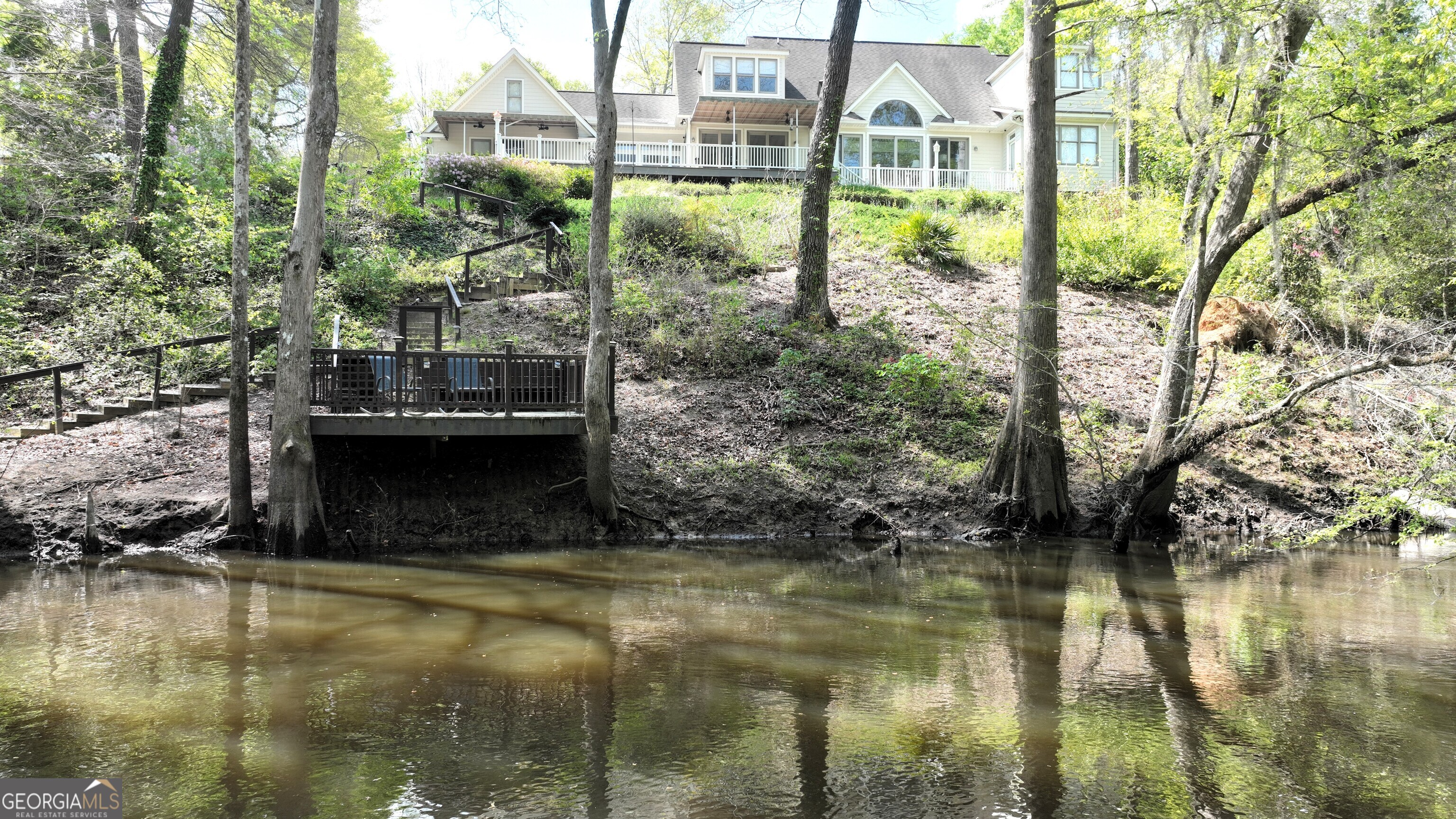 1082 River Street Property Photo 9