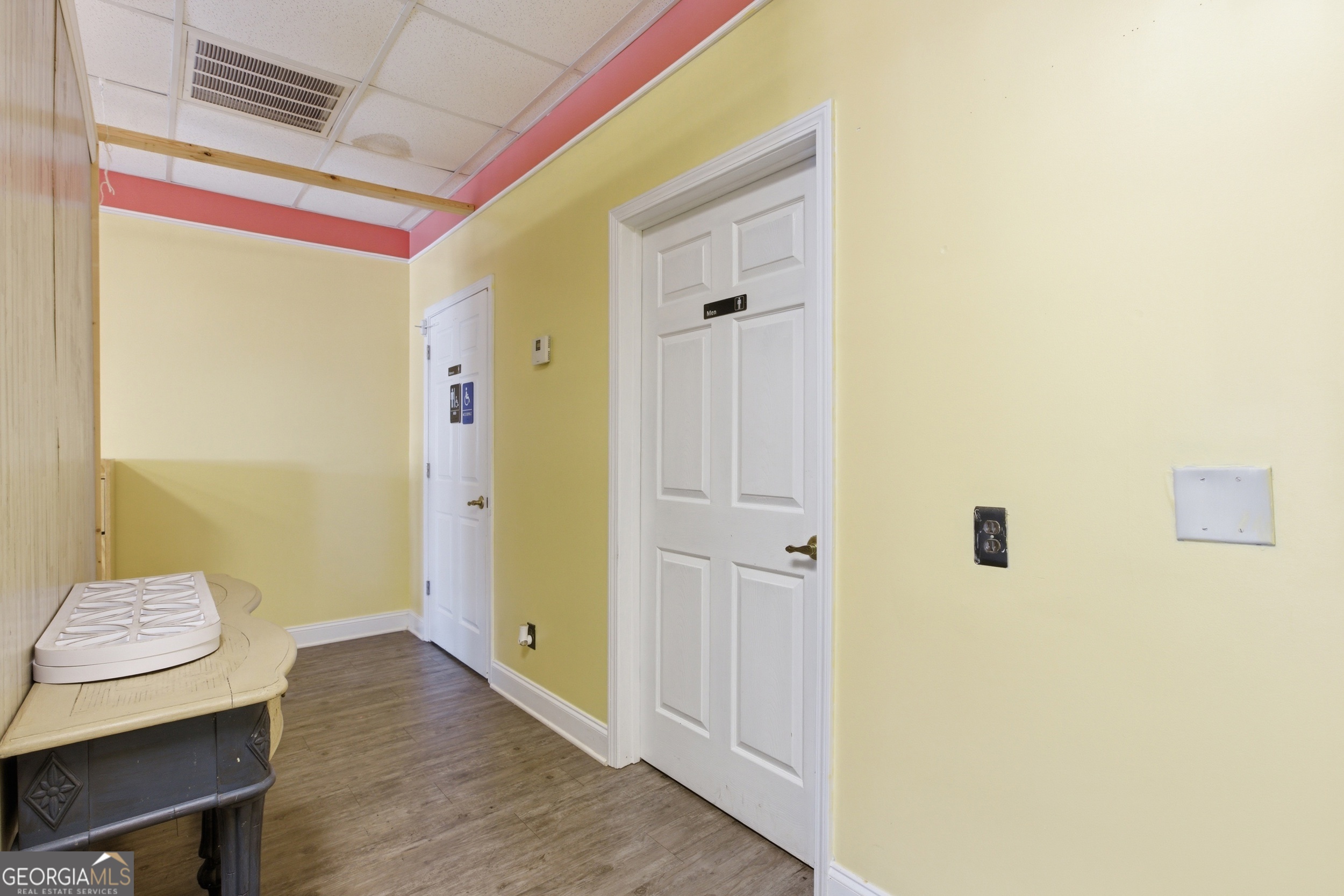 124 Clarkesville Plaza Ste B Property Photo 20