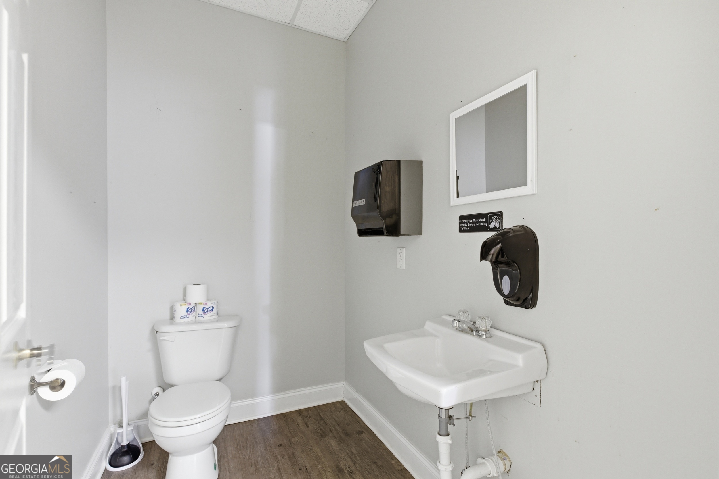 124 Clarkesville Plaza Ste B Property Photo 21