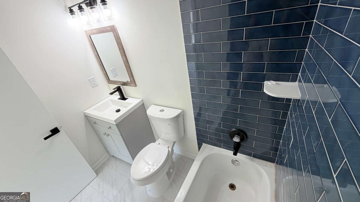6719 Colchester Place Property Photo 11