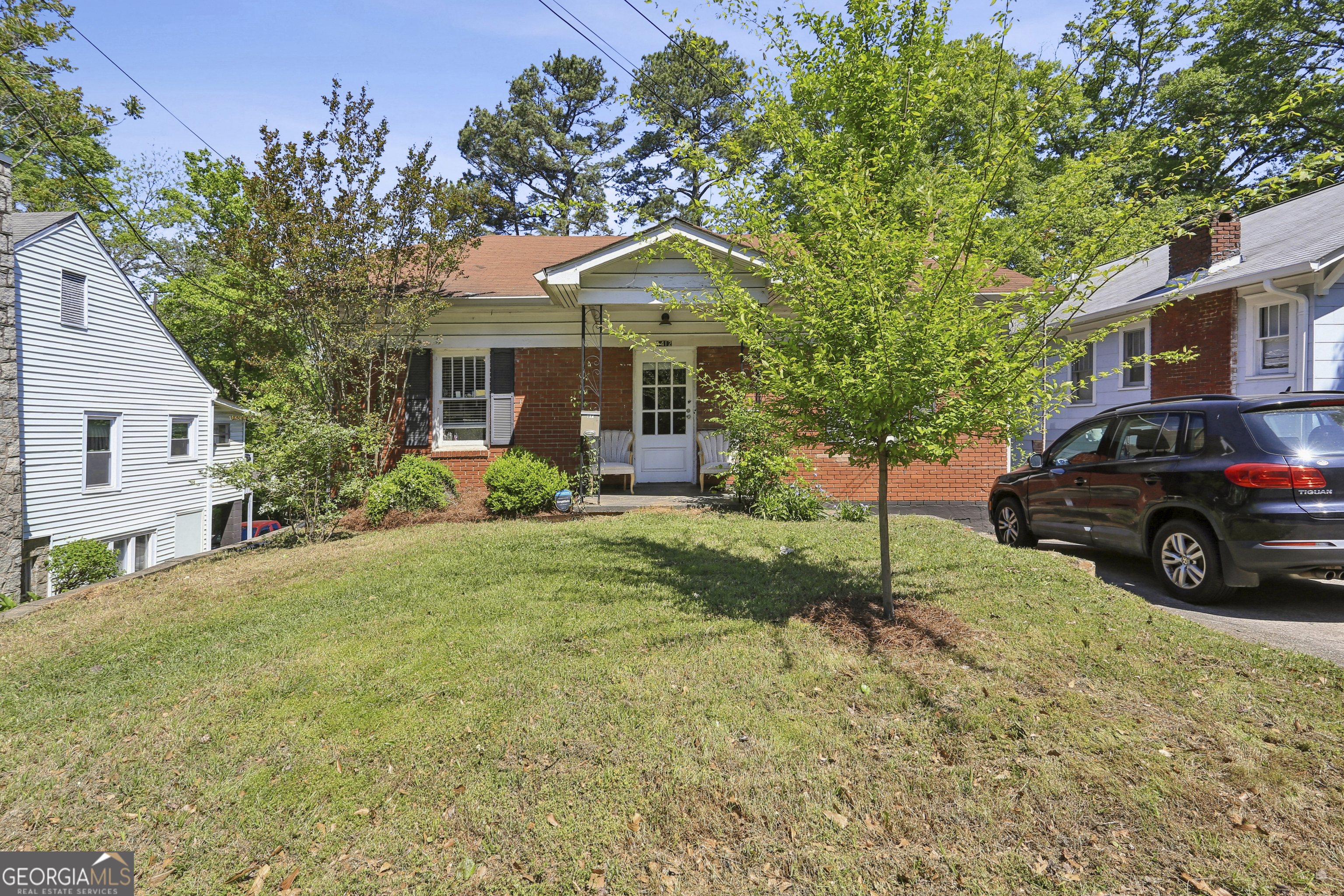 1412 Memorial Drive Se Property Photo 1