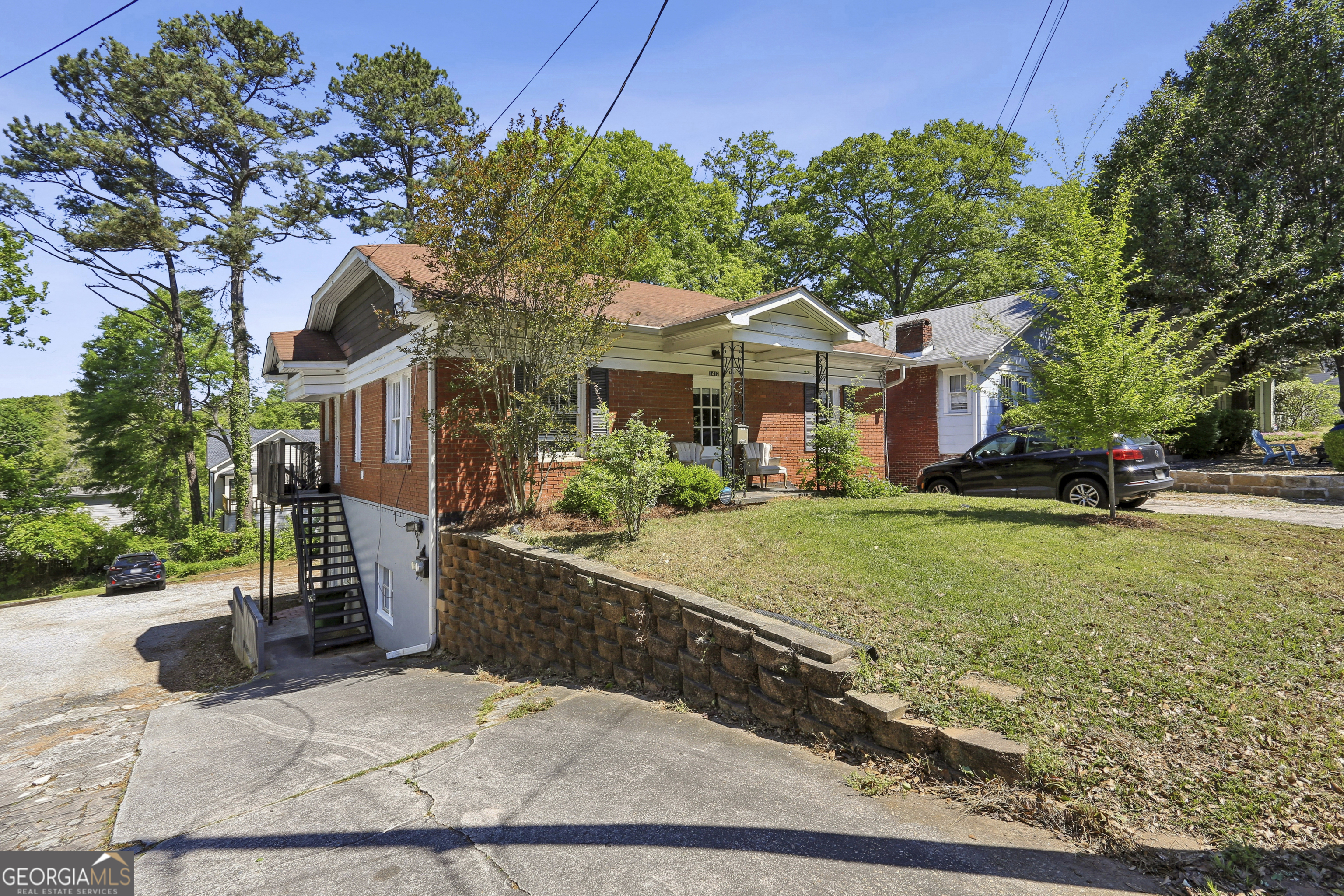 1412 Memorial Drive Se Property Photo 2